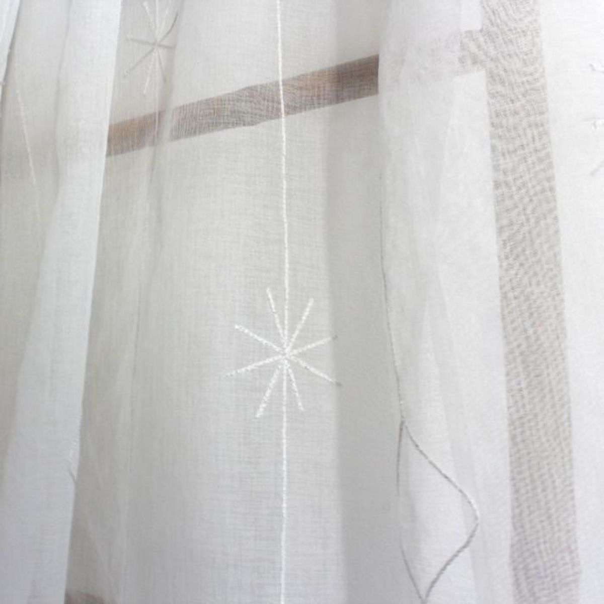 Paris Prix Rideau Voilage Brodé  Noël  140x240cm Blanc & Argent