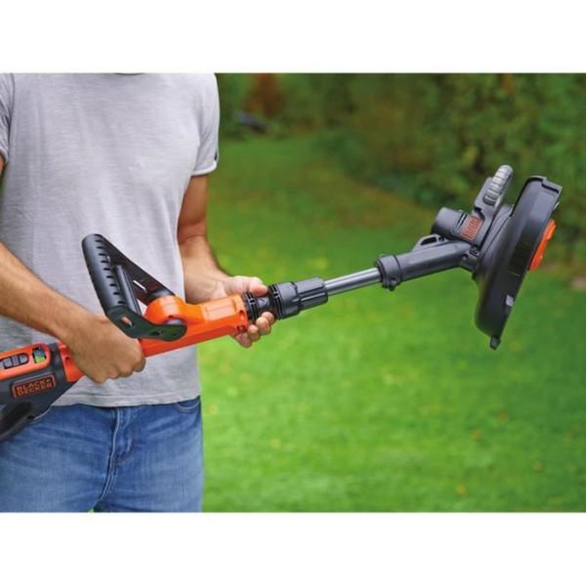 Voir la diapositive 4 : Black et Decker Coupe-bordure a batterie BLACK+DECKER - STC1820PCB-XJ - 18V - 28 cm