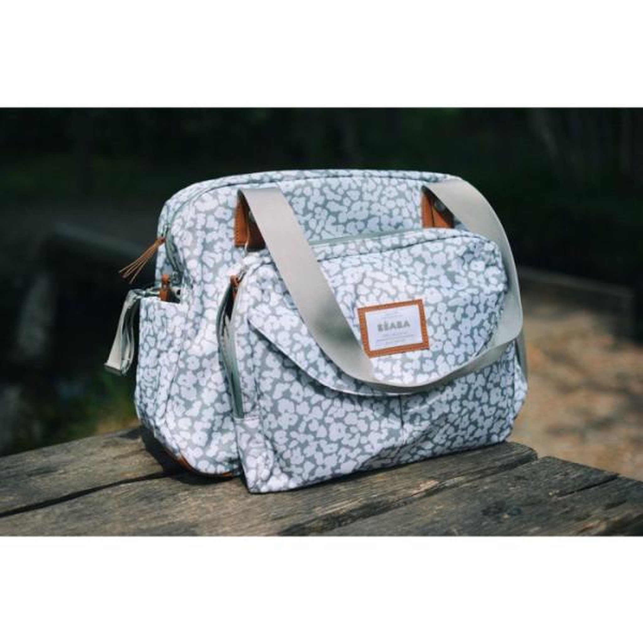 Voir la diapositive 6 : MARKET24 Sac à langer - BÉABA - Genève - cherry blossom - grande contenance - attaches poussette - accessoires inclus