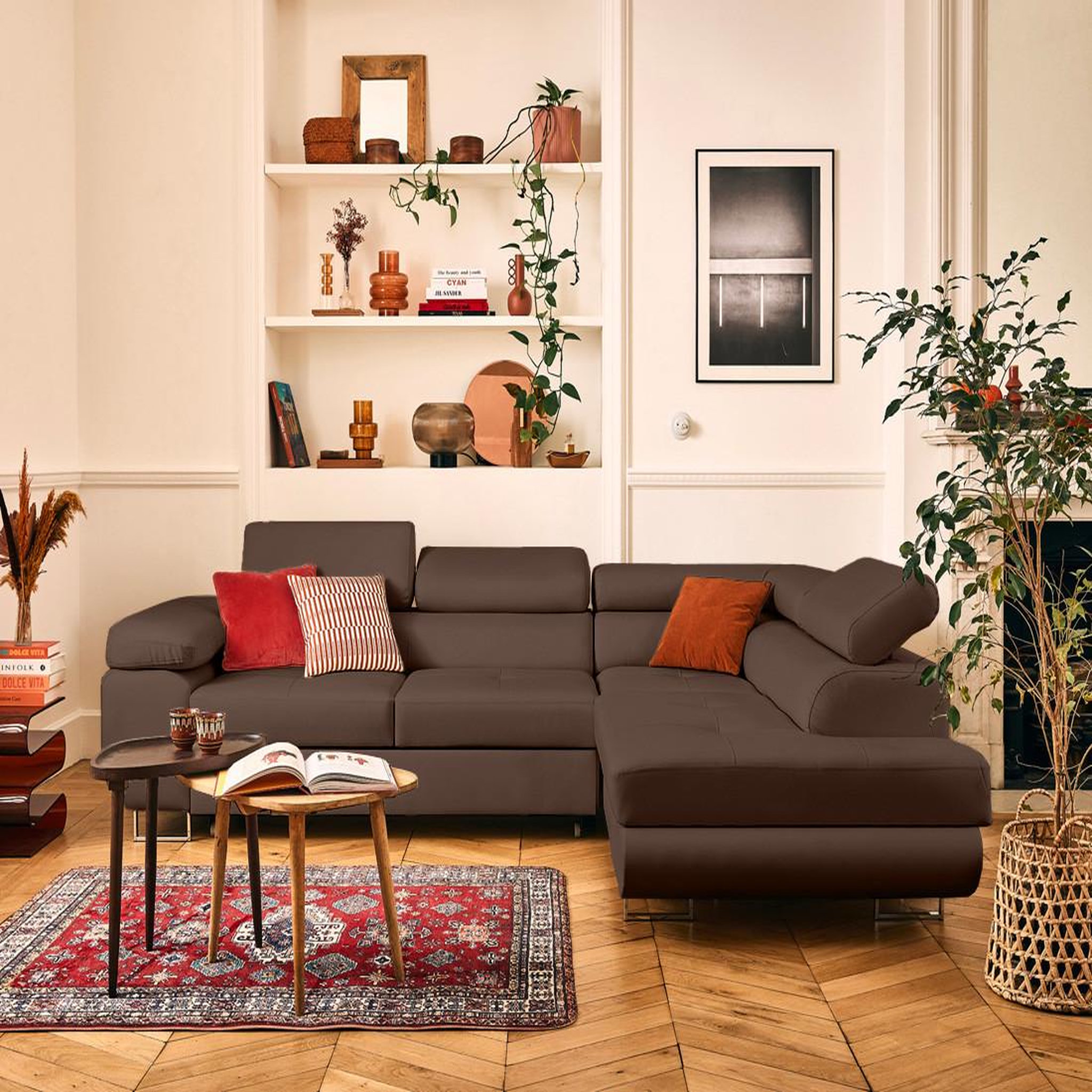 LISA DESIGN Zaria - canapé d'angle droit 5 places convertible avec coffre et têtières en simili. Coloris disponibles : Noir, Beige, Gris, Marron