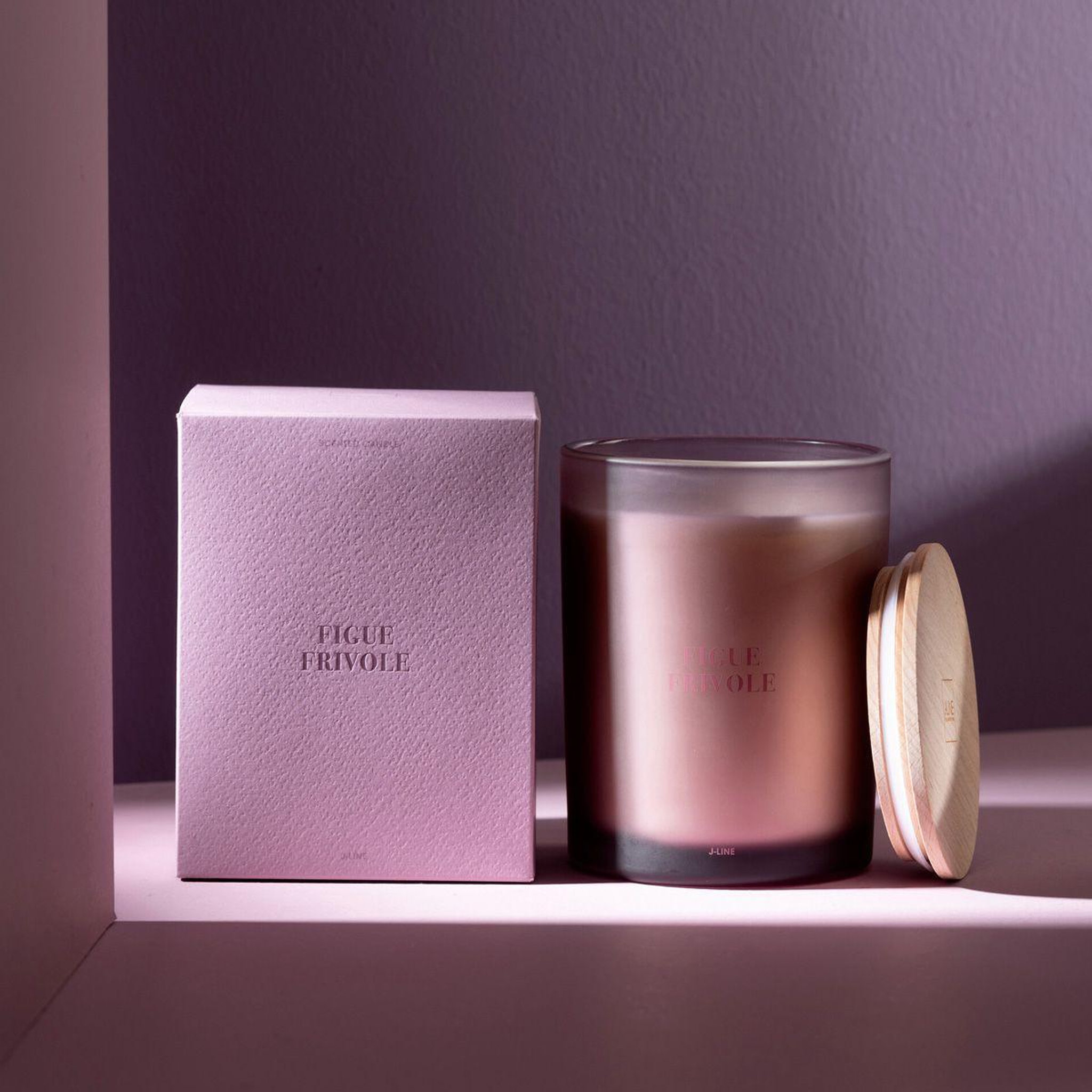 Voir la diapositive 5 : J-LINE Bougie parfumée  accords essentiels  14cm figue frivole