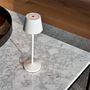 Voir la diapositive 3 : Lumisky Lampe de table sans fil EMILY Blanc Aluminium H20CM