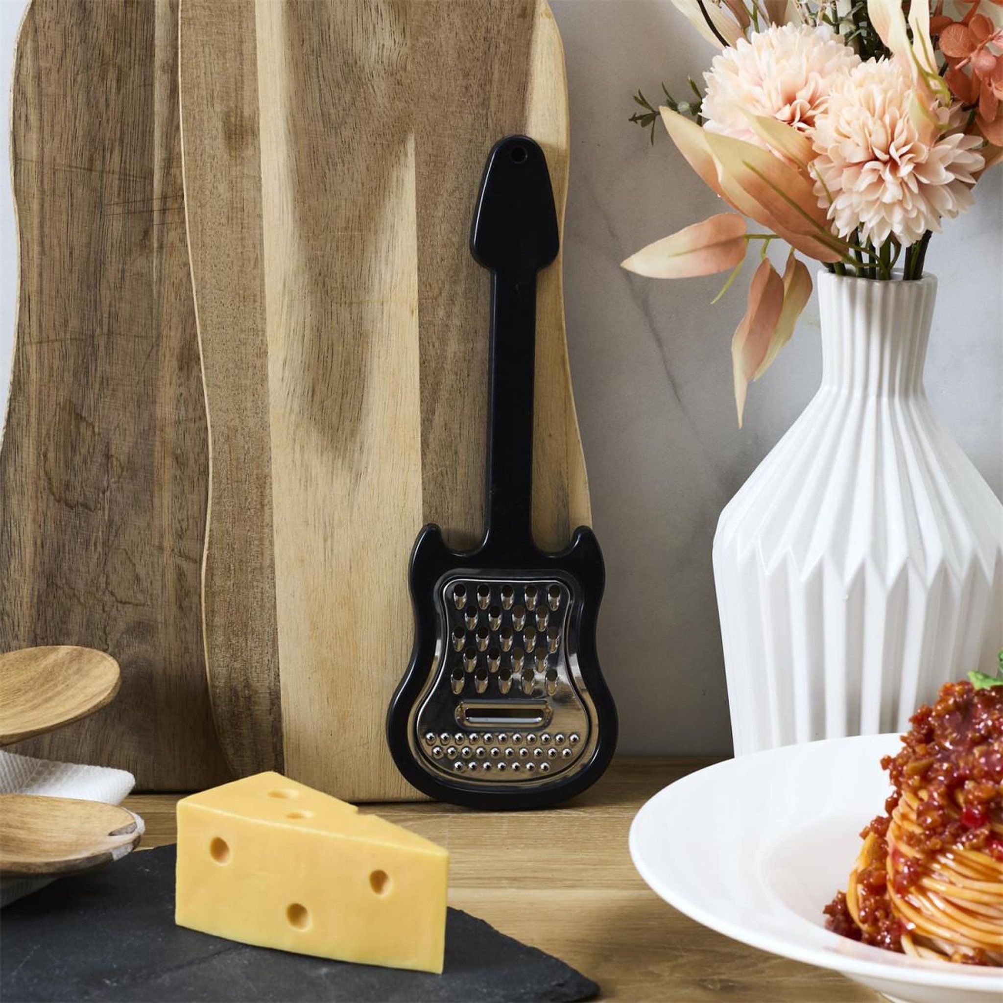 Voir la diapositive 2 : COOK CONCEPT Râpe à Fromage  Guitare  25cm Noir