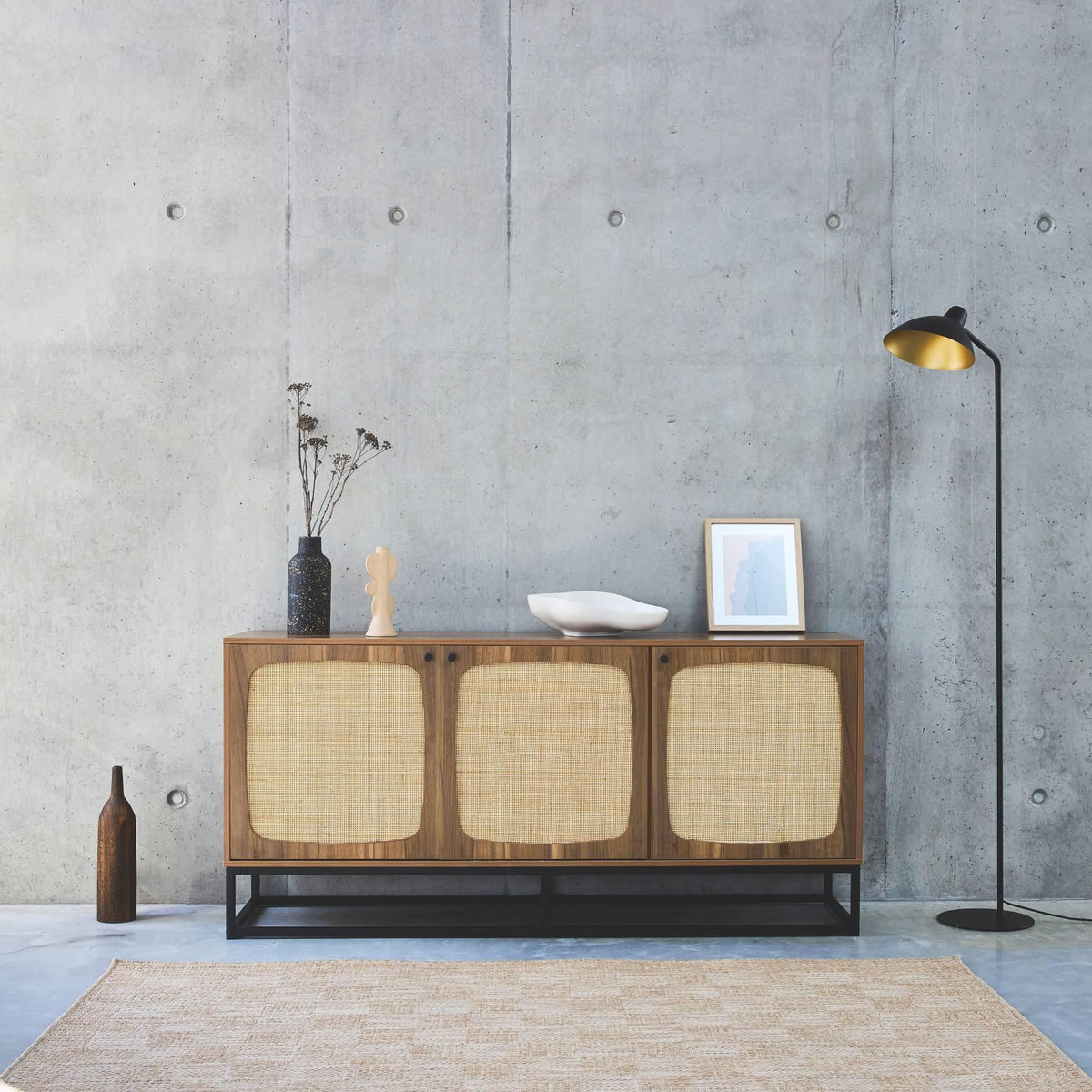 SWEEEK Buffet en décor bois et cannage arrondi. piètement et poignées en métal noir - 3 portes 160cm. buffet bas