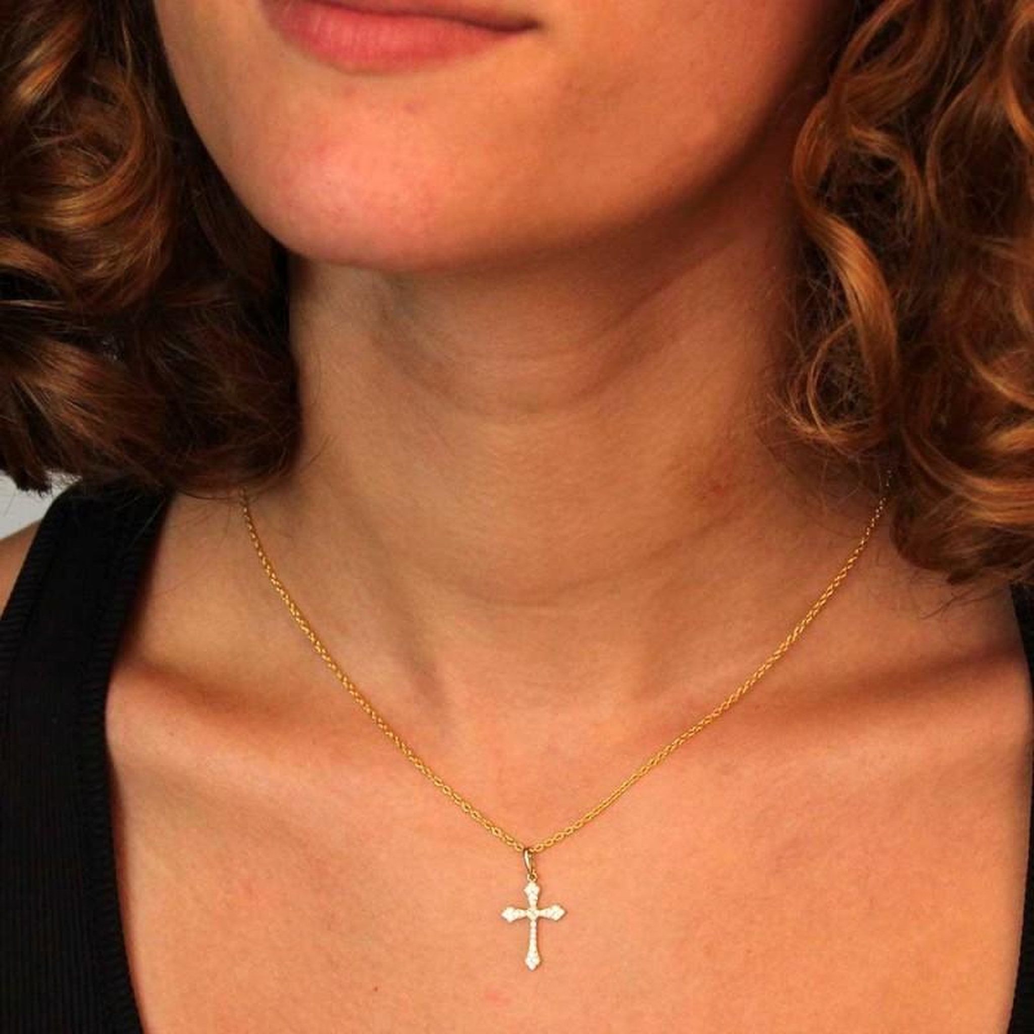 Voir la diapositive 2 : L'ATELIER D'AZUR Collier - Croix Or Jaune - Chaine Dorée Offerte - Femme ou Enfant