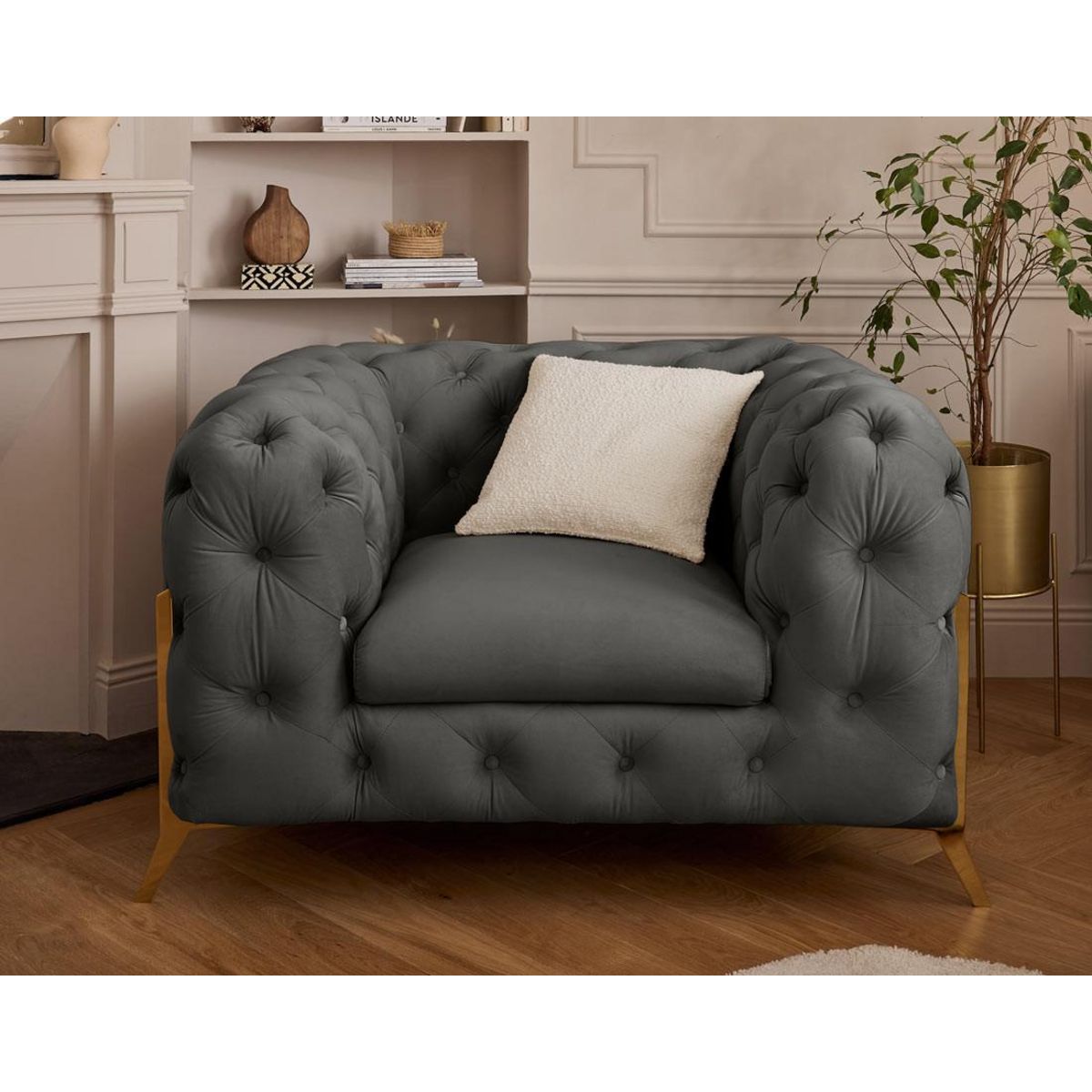 LISA DESIGN Camden - fauteuil chesterfield en velours - pieds en métal doré