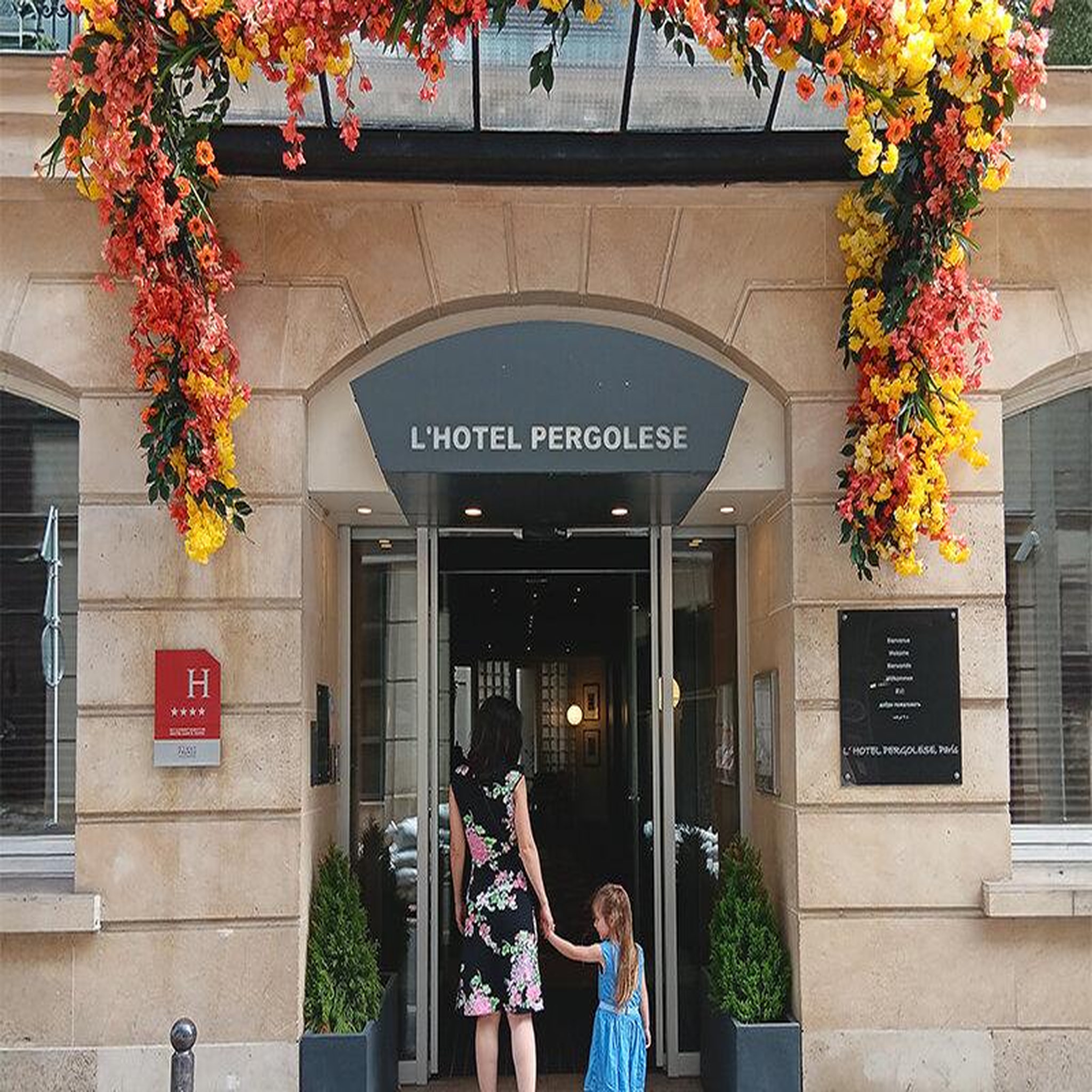 Voir la diapositive 6 : Smartbox 2 jours en hôtel 4* près des champs-élysées à paris - coffret cadeau séjour