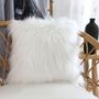 Voir la diapositive 2 : Paris Prix Coussin Déco Effet Fourrure  Epicéa  45x45cm Blanc