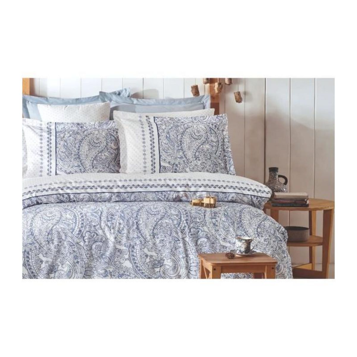 GENERIQUE Parure de lit - 1 housse de couette 220 x 240 cm + 2 taies d'oreiller 60 x 60 cm - 100% coton renforcé - Bleu