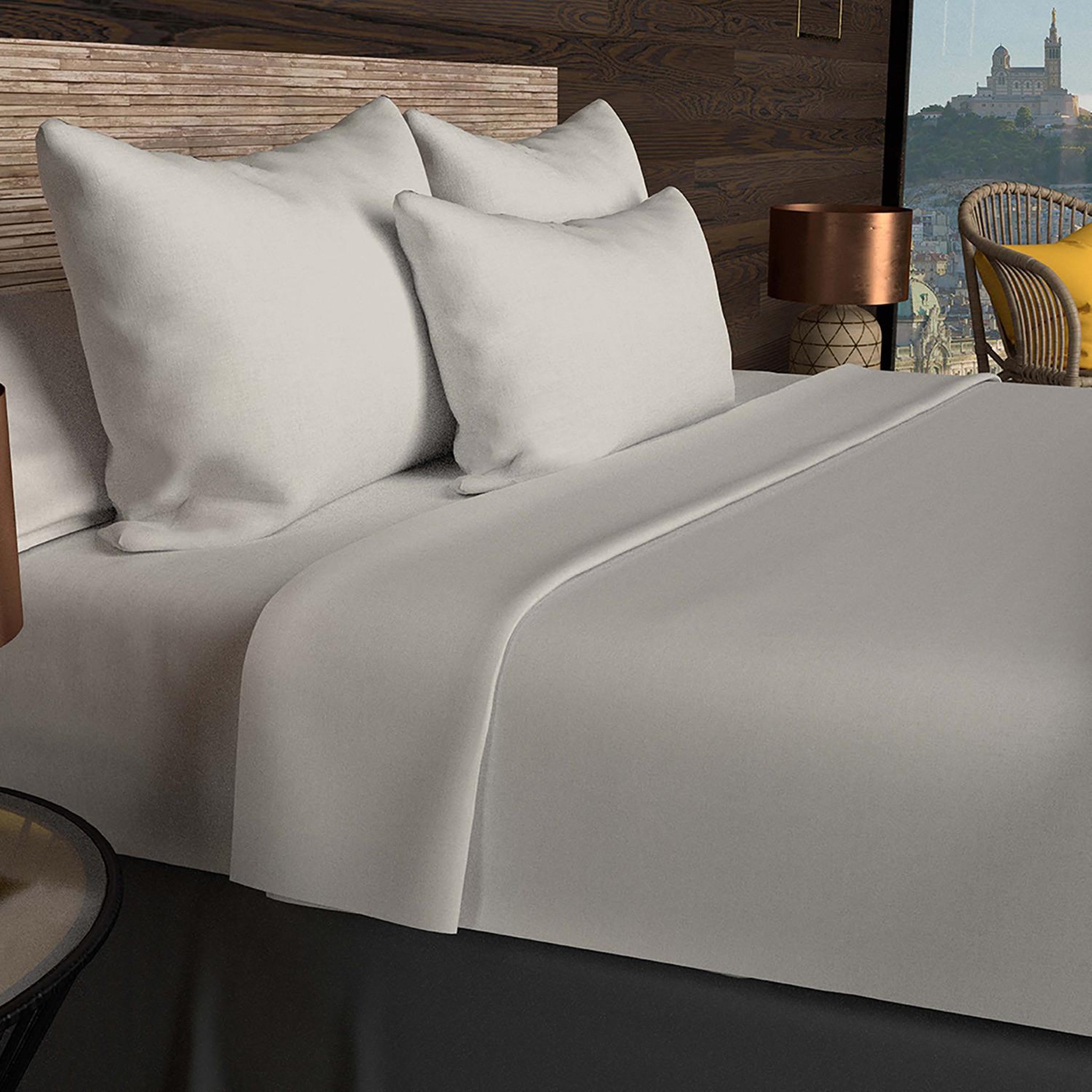 Voir la diapositive 3 : SOLEIL D'OCRE Drap plat en coton 57 fils uni, par soleil d'ocre
