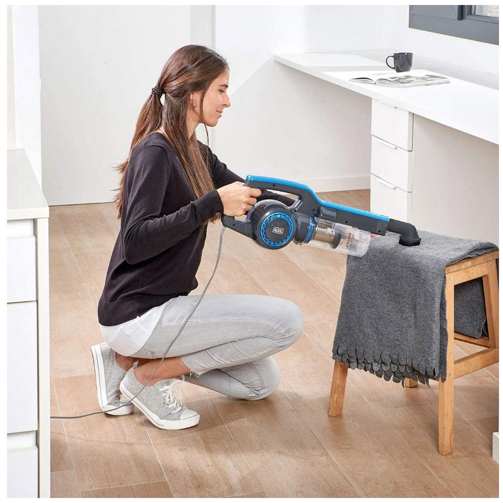 Voir la diapositive 3 : BLACK + DECKER Aspirateur balai 3en1 600w bleu - BXVMS600E