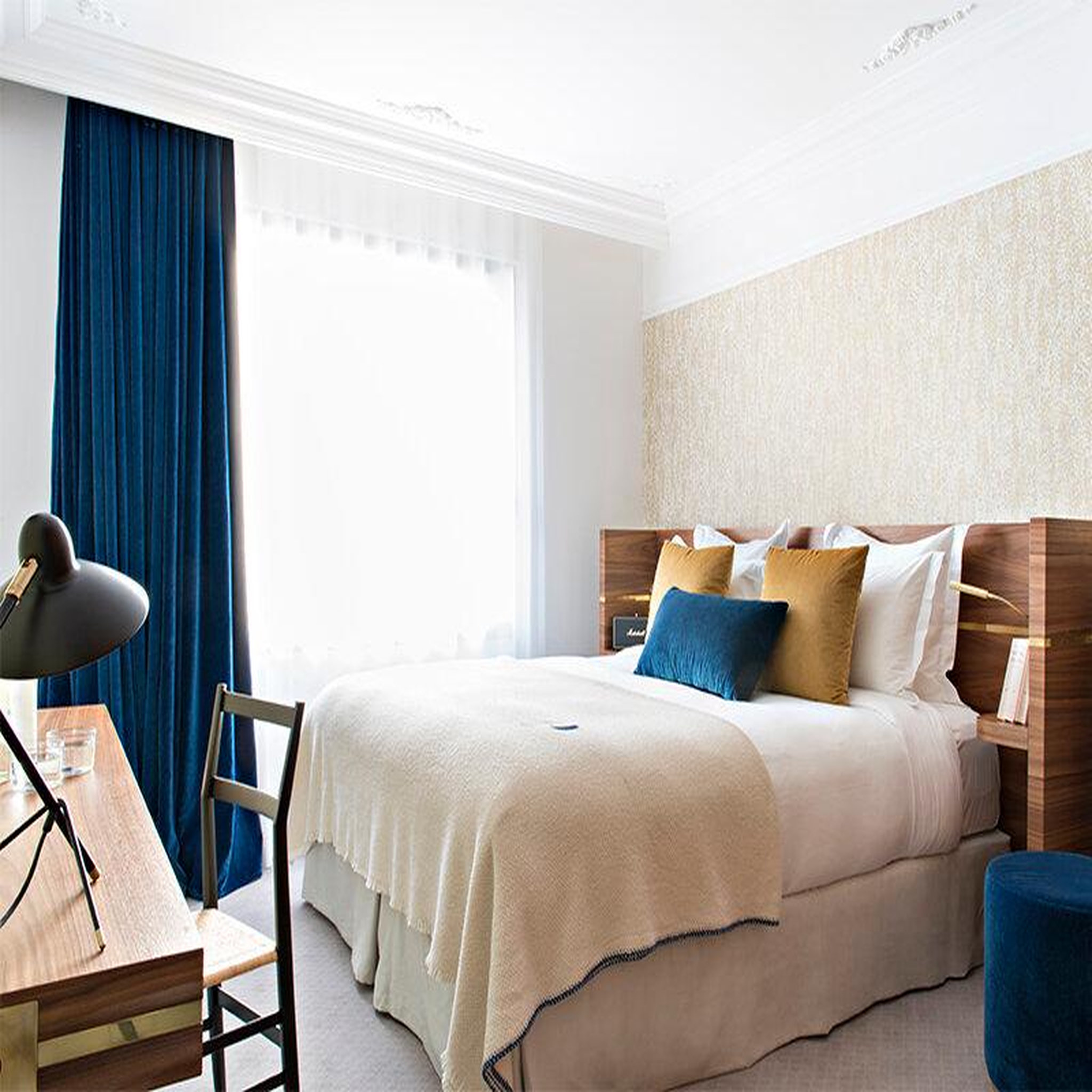 Voir la diapositive 2 : Smartbox 2 jours romantiques en hôtel 5* avec champagne et accès à l'espace bien-être à paris - coffret cadeau séjour