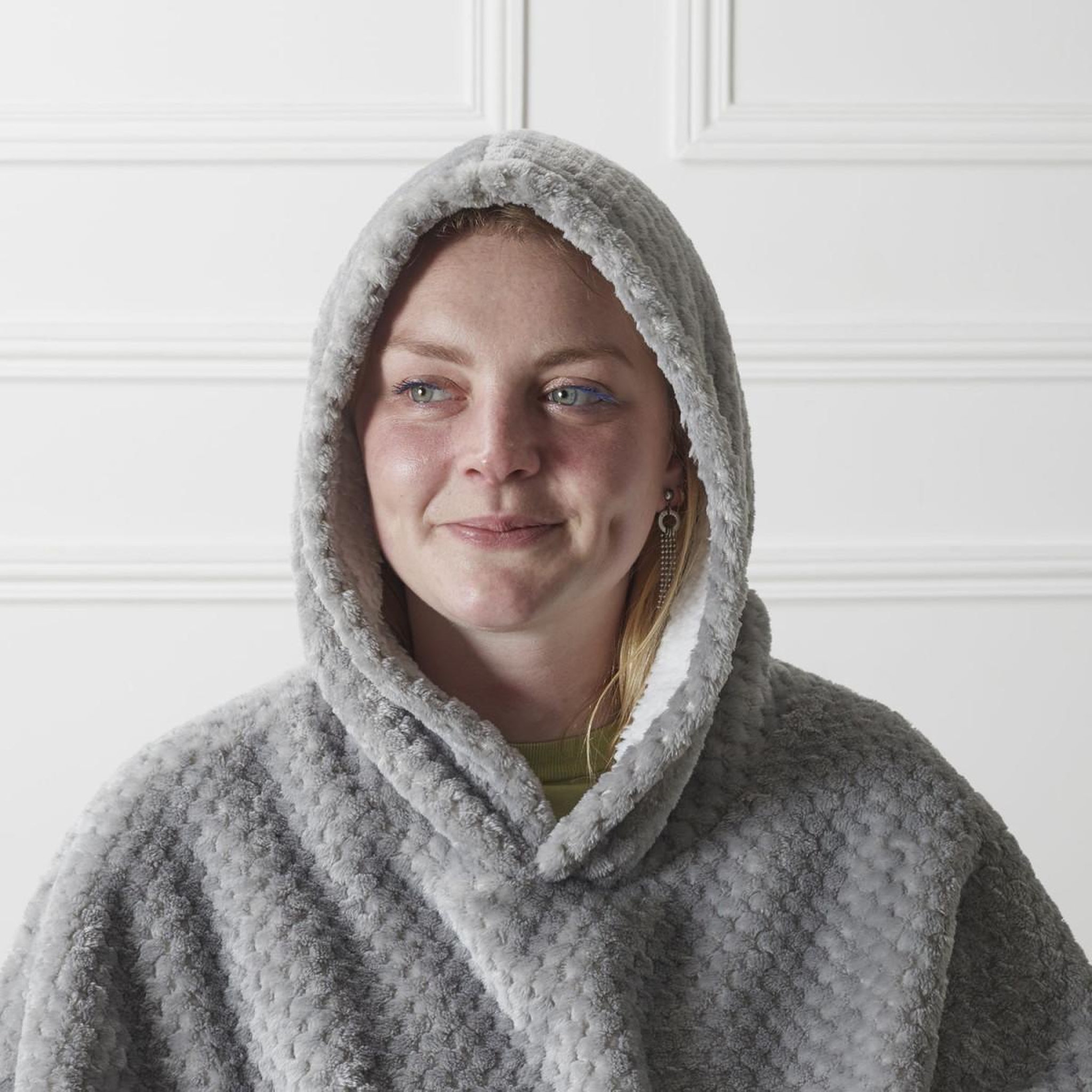 Voir la diapositive 4 : The Home Deco Factory Plaid sweat à capuche  nid d'abeille  85x118cm gris