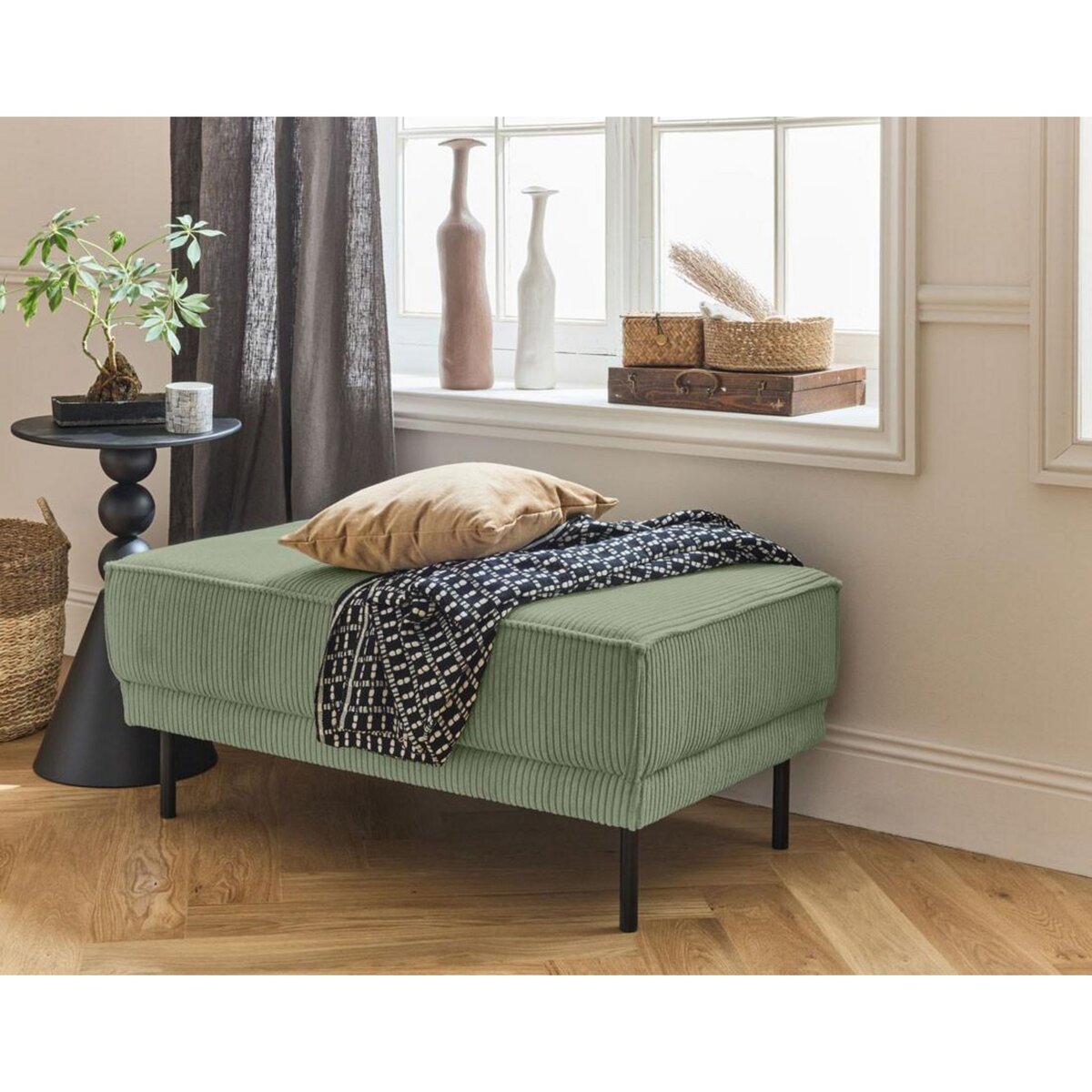 LISA DESIGN Charlie - pouf - pieds hauts - en velours côtelé