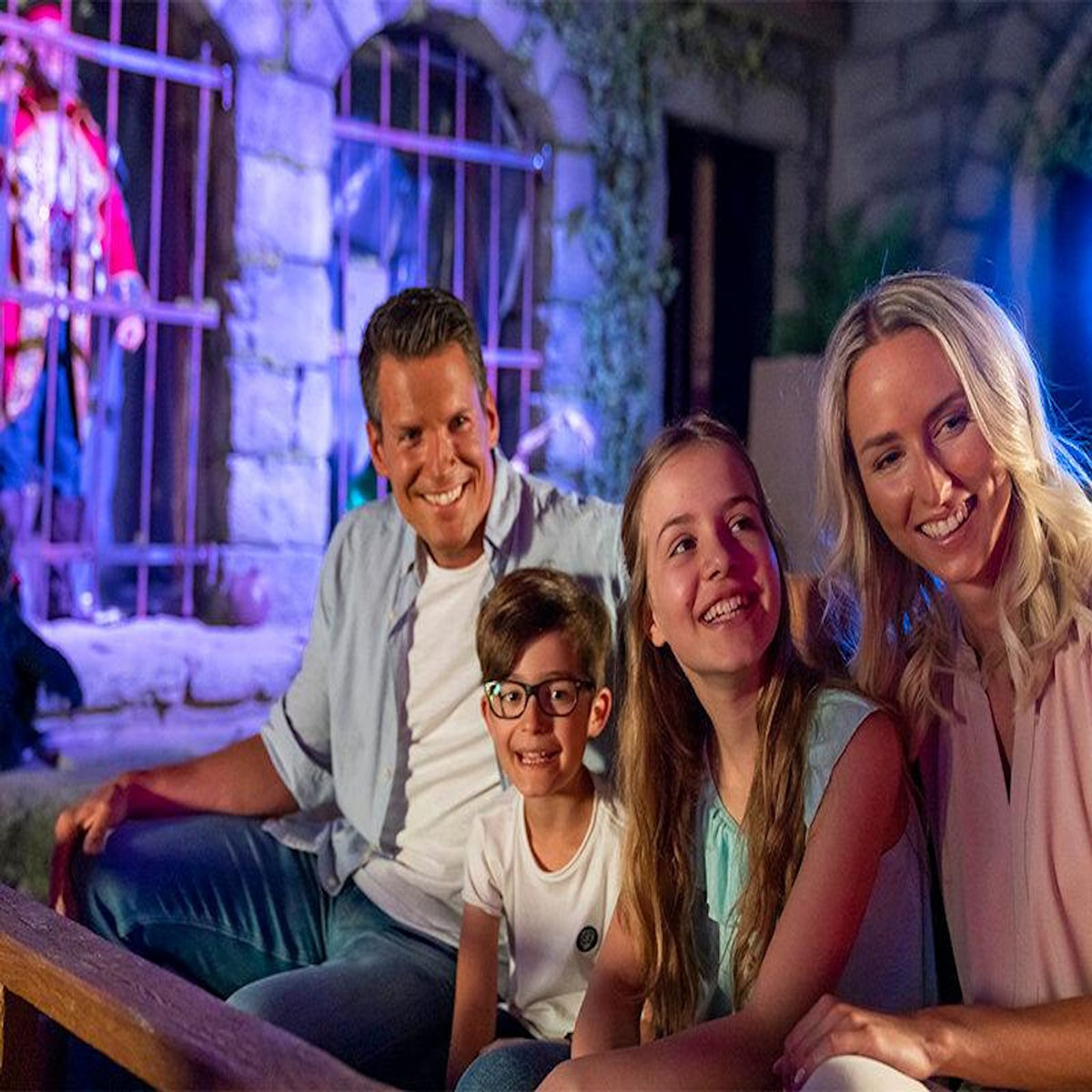 Smartbox Europa-Park 2026 en famille : 2 entrées adultes et 2 entrées enfants pour une journée en haute saison - Coffret Cadeau Sport & Aventure