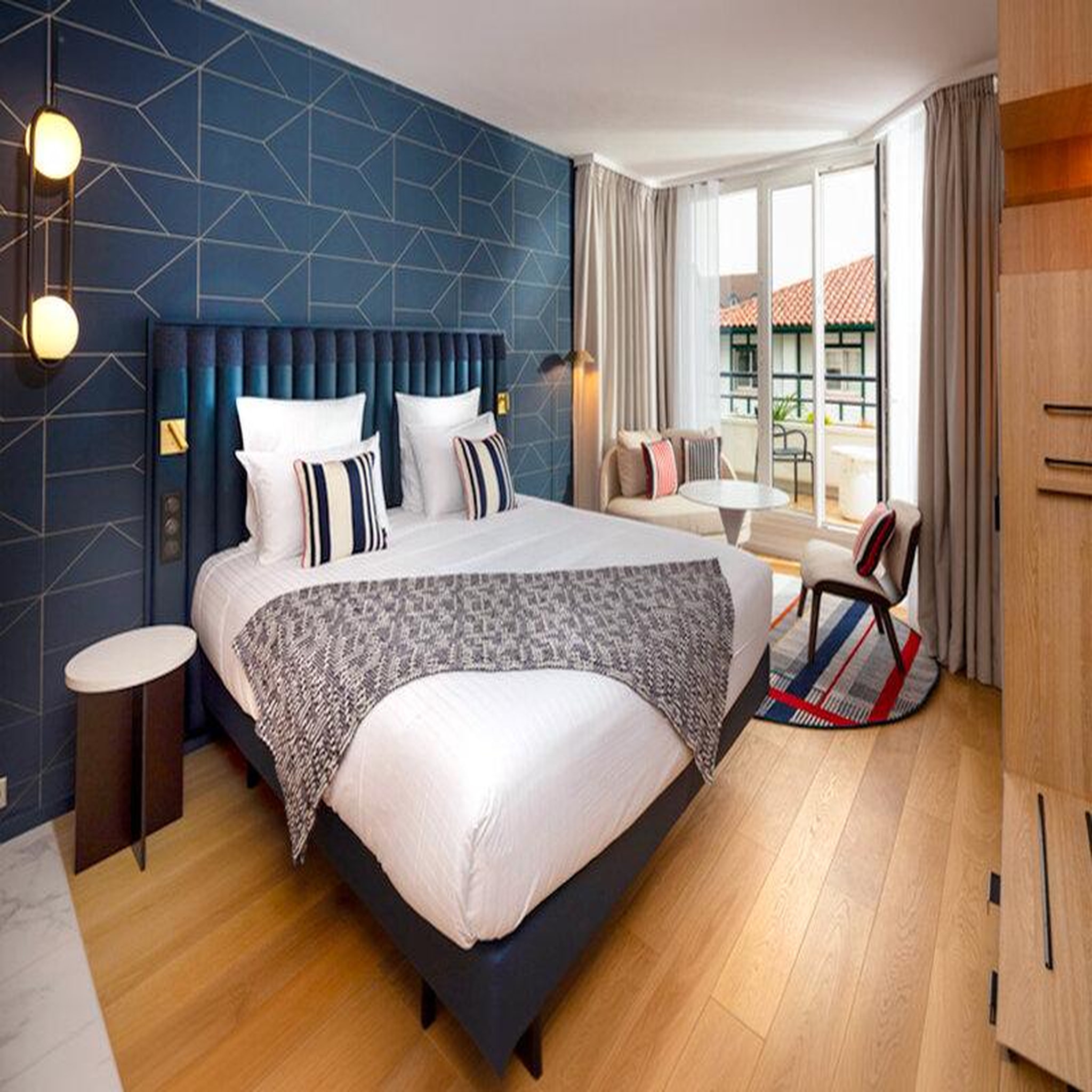 Voir la diapositive 2 : Smartbox Thalazur saint-jean-de-luz 4 étoiles : 1 nuit avec accès spa marin et dîner - coffret cadeau séjour