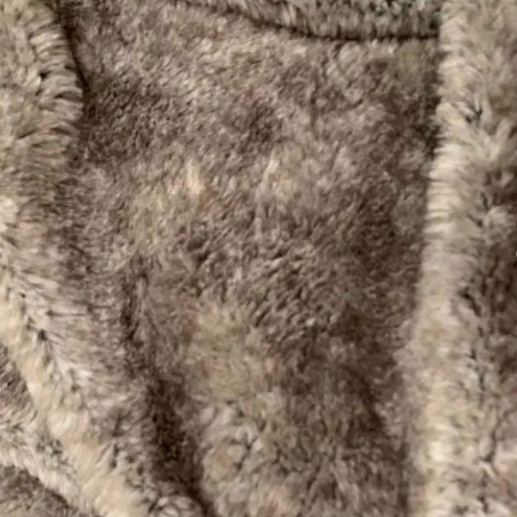 Voir la diapositive 2 : ATMOSPHERA Plaid imitation fourrure  grizzli  120x160cm gris