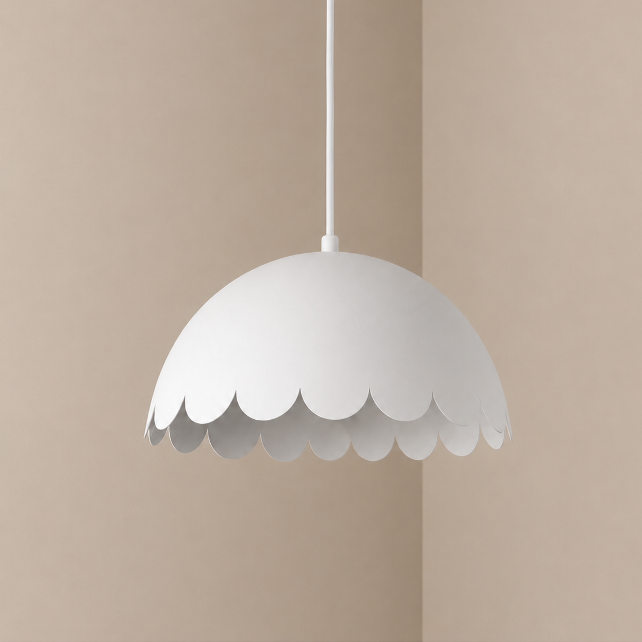 Voir la diapositive 2 : MAISON PAVANE Suspension en métal blanc D30 cm-Flow