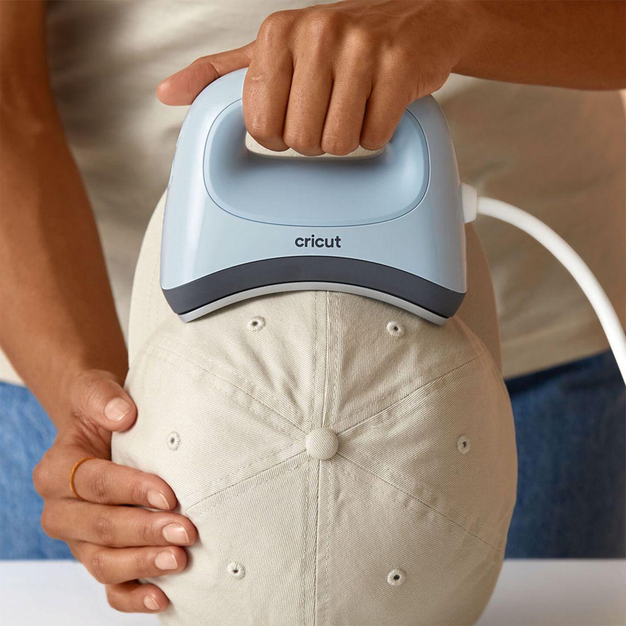 Voir la diapositive 5 : CRICUT Presse à chaud Presse à casquettes
