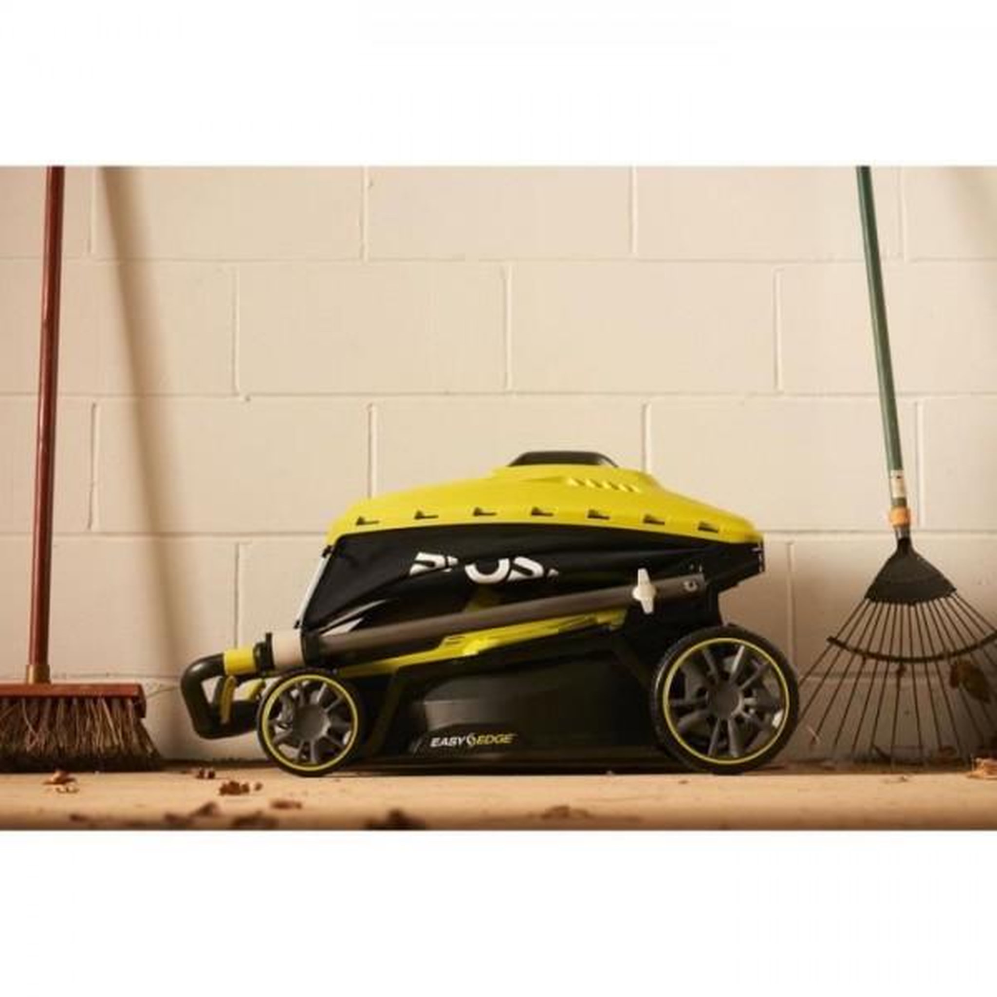 Voir la diapositive 6 : Ryobi Tondeuse a gazon ryobi -   poussée 18v one+ - brushless - ø coupe 37 cm - ramassage et mulching + batterie 5,0 ah & chargeur - ry18lmx37