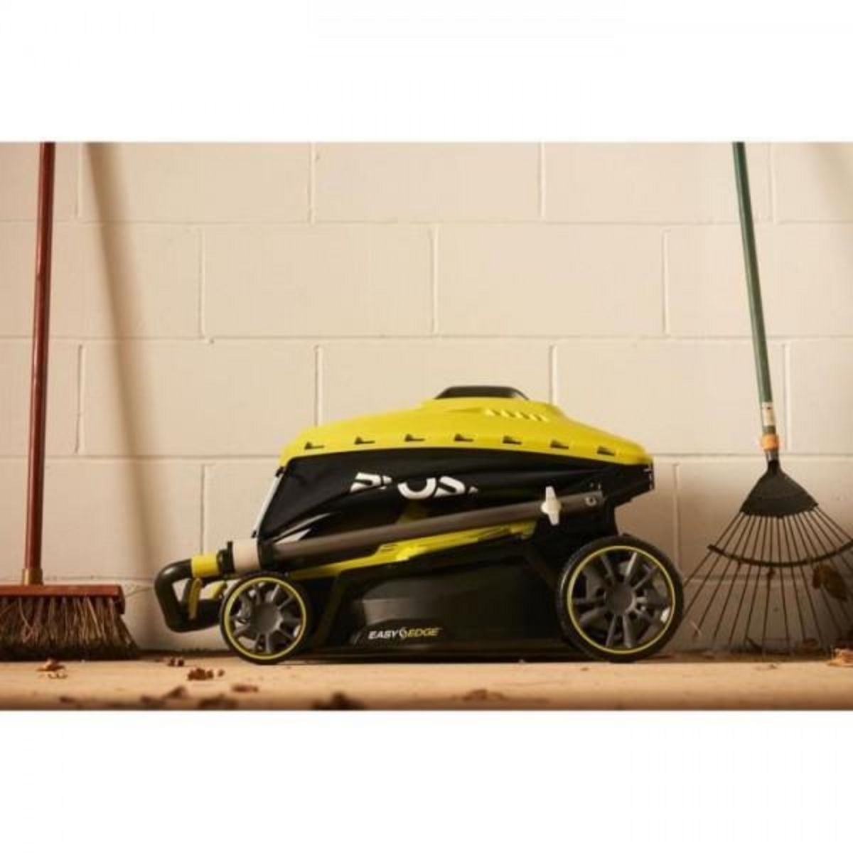 Ryobi Tondeuse a Gazon RYOBI -   poussée 18V ONE+ - Brushless - Ø coupe 37 cm - ramassage et mulching + batterie 5,0 Ah & chargeur - RY18LMX37
