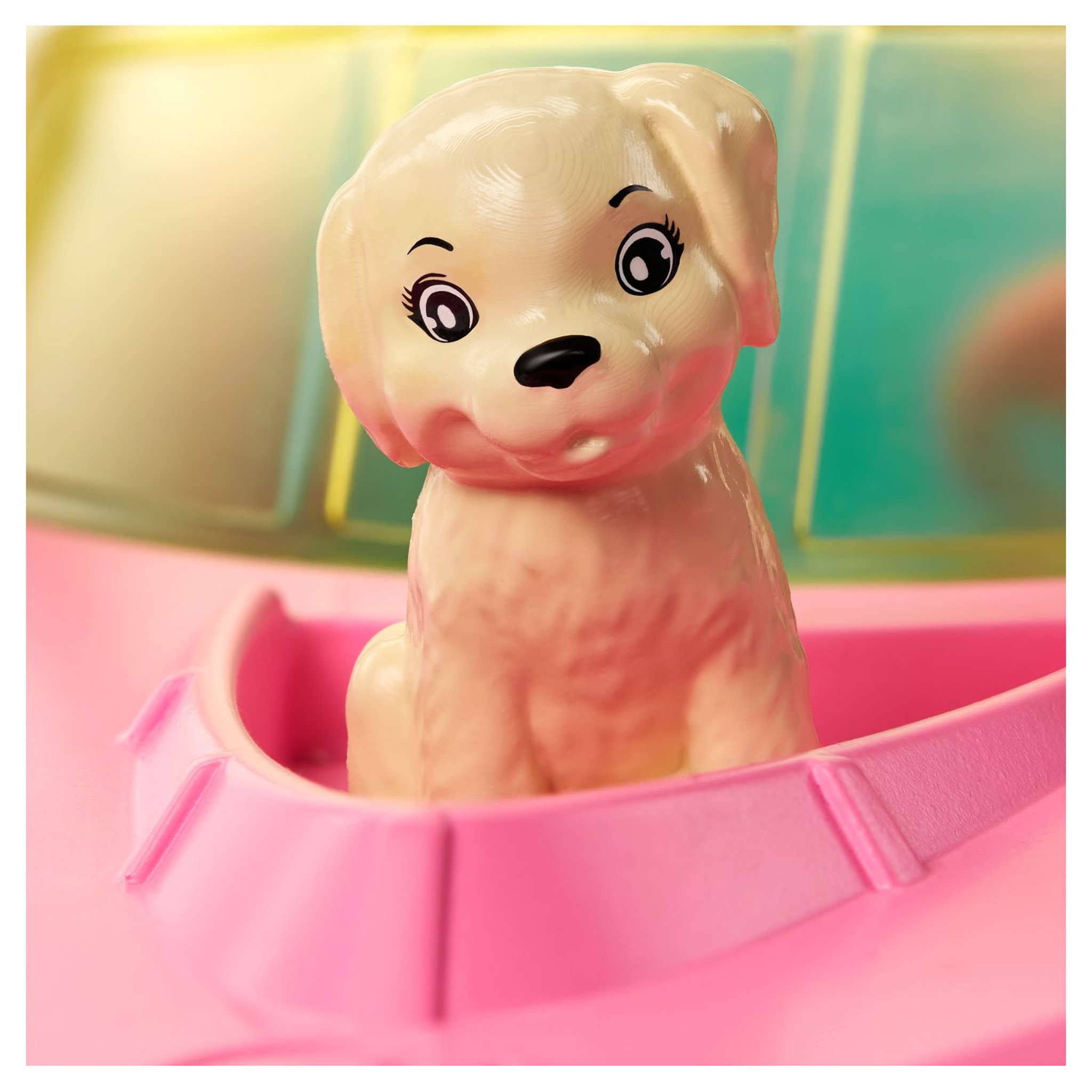 Voir la diapositive 3 : MATTEL Poupée Barbie et son bateau