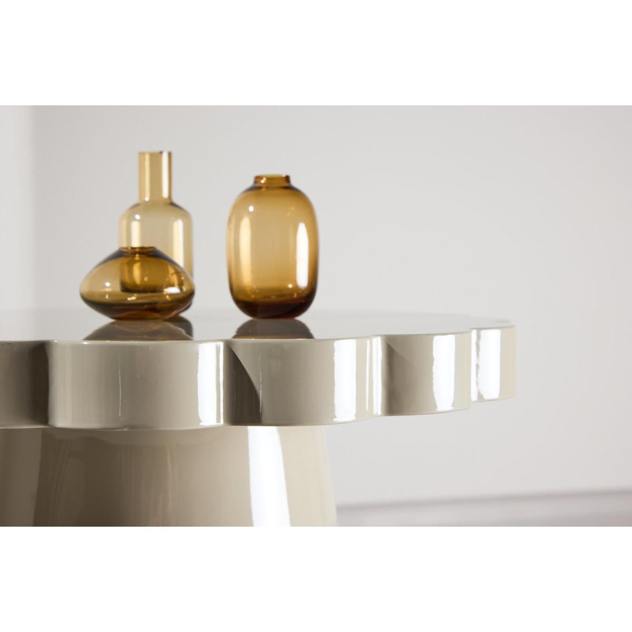 Voir la diapositive 4 : Paris Prix Table d'appoint design  krull  55cm beige laqué