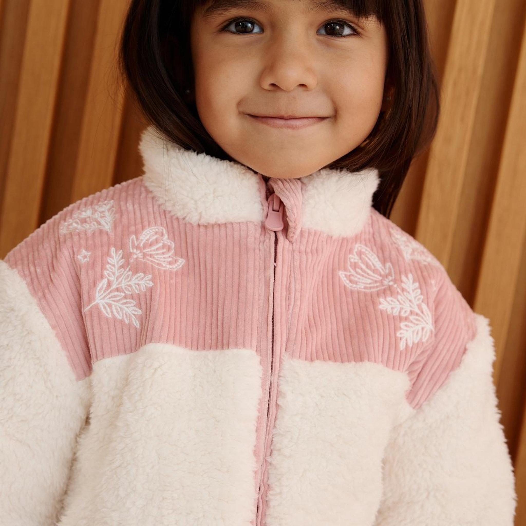 Voir la diapositive 5 : PETIT BEGUIN Veste enfant en sherpa cléo