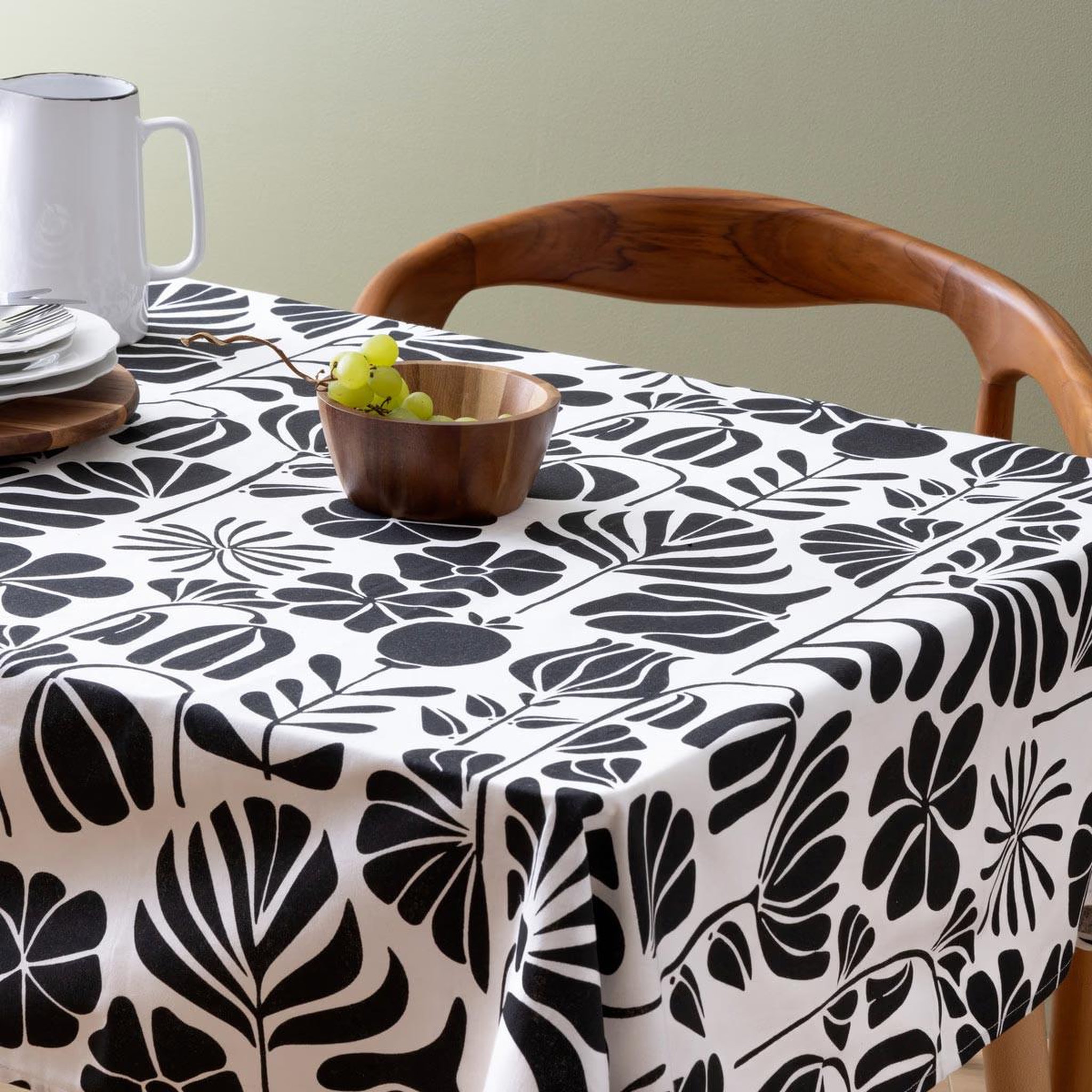 Voir la diapositive 2 : ATMOSPHERA Nappe de table imprimée  twisted lime  150x250cm noir & blanc
