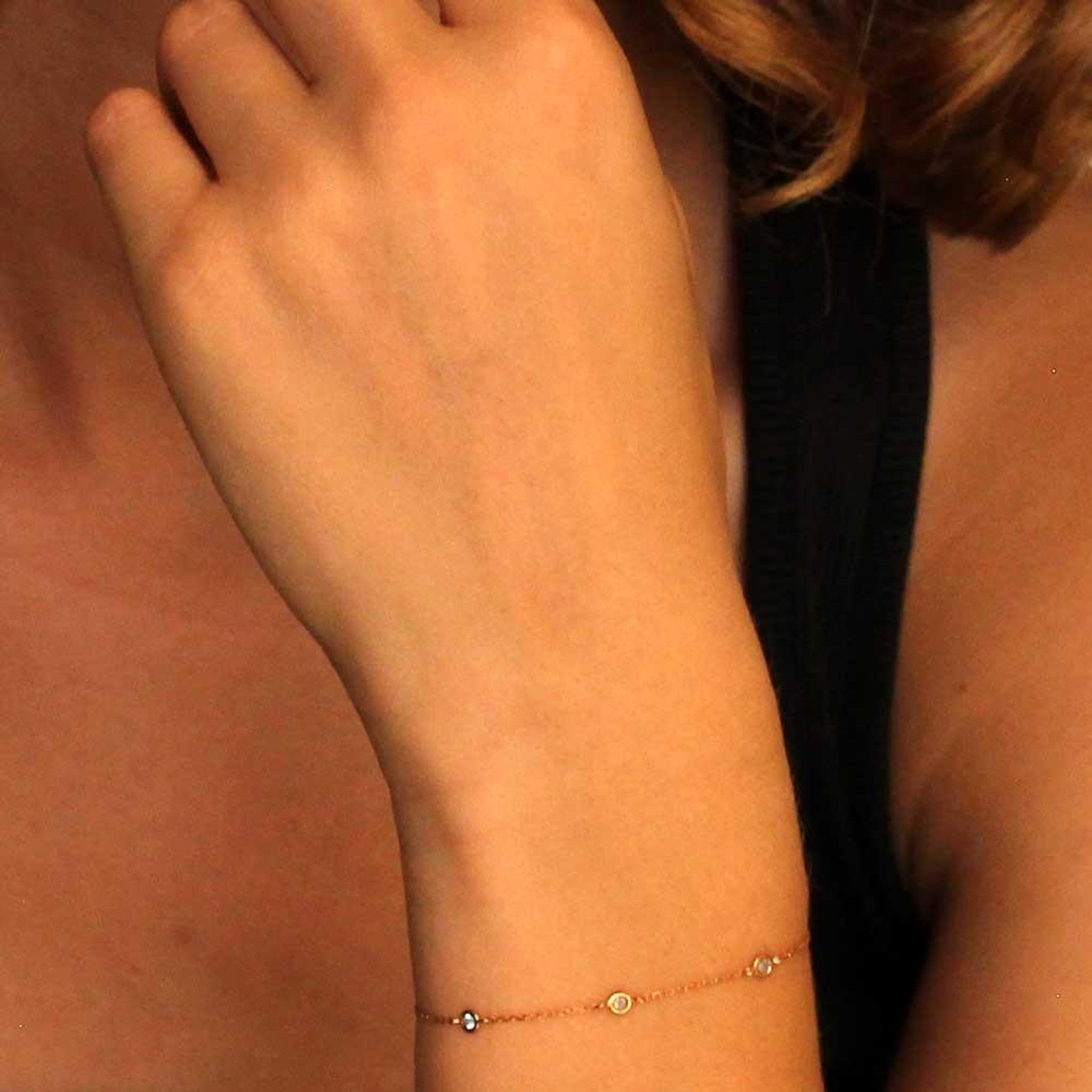 Voir la diapositive 2 : L'ATELIER D'AZUR Bracelet Or Rose et Topazes Bleues