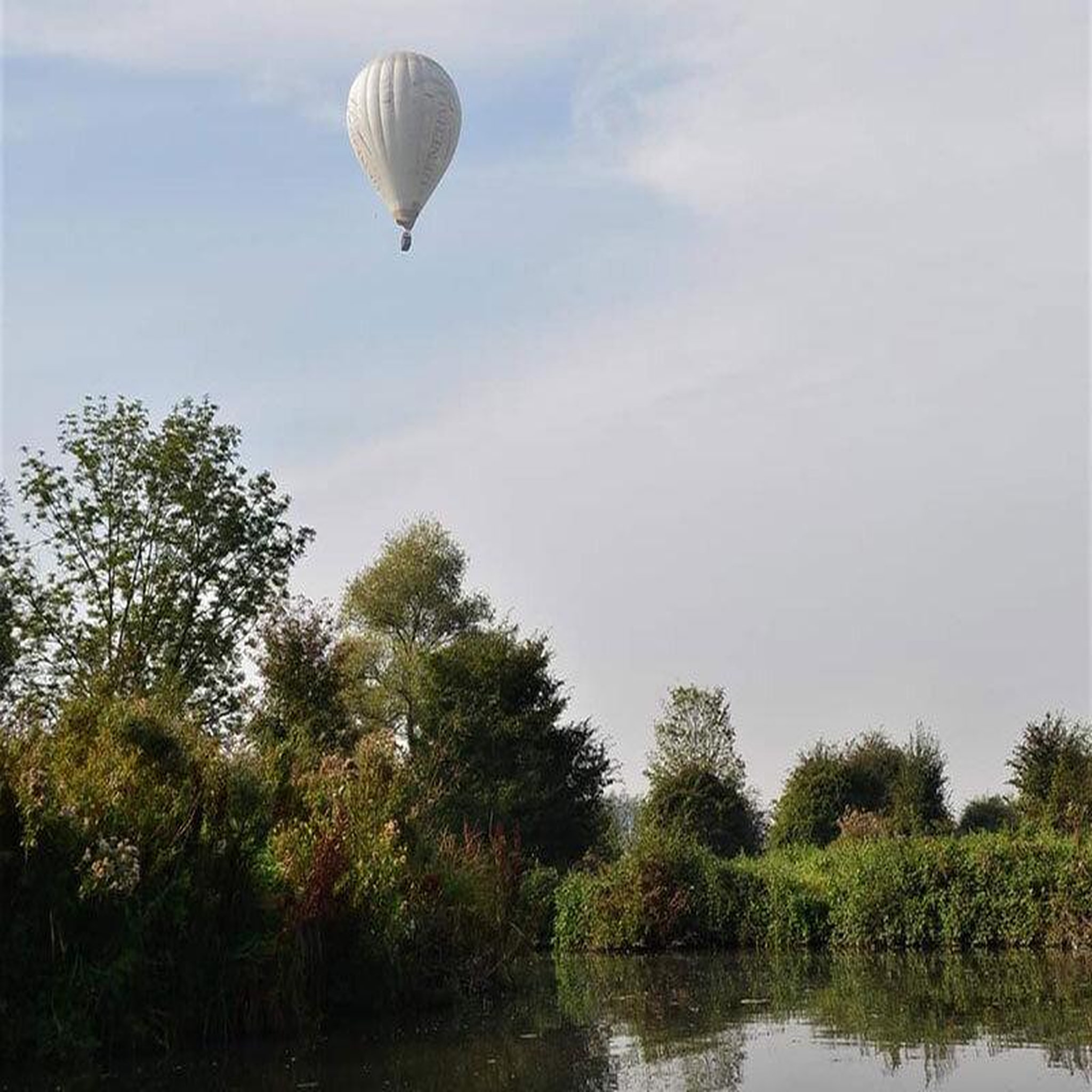 Voir la diapositive 3 : Smartbox Vol en montgolfière pour 2 à saint-omer - coffret cadeau sport & aventure