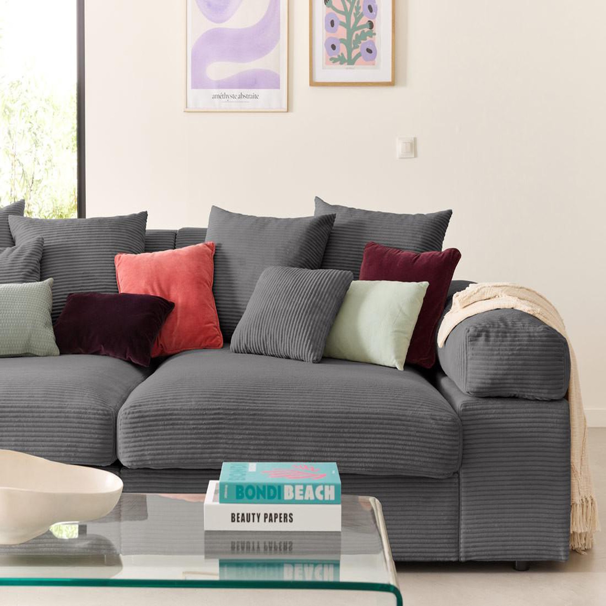 Voir la diapositive 5 : LISA DESIGN Aspen - canapé 4 places - assise profonde - velours côtelé