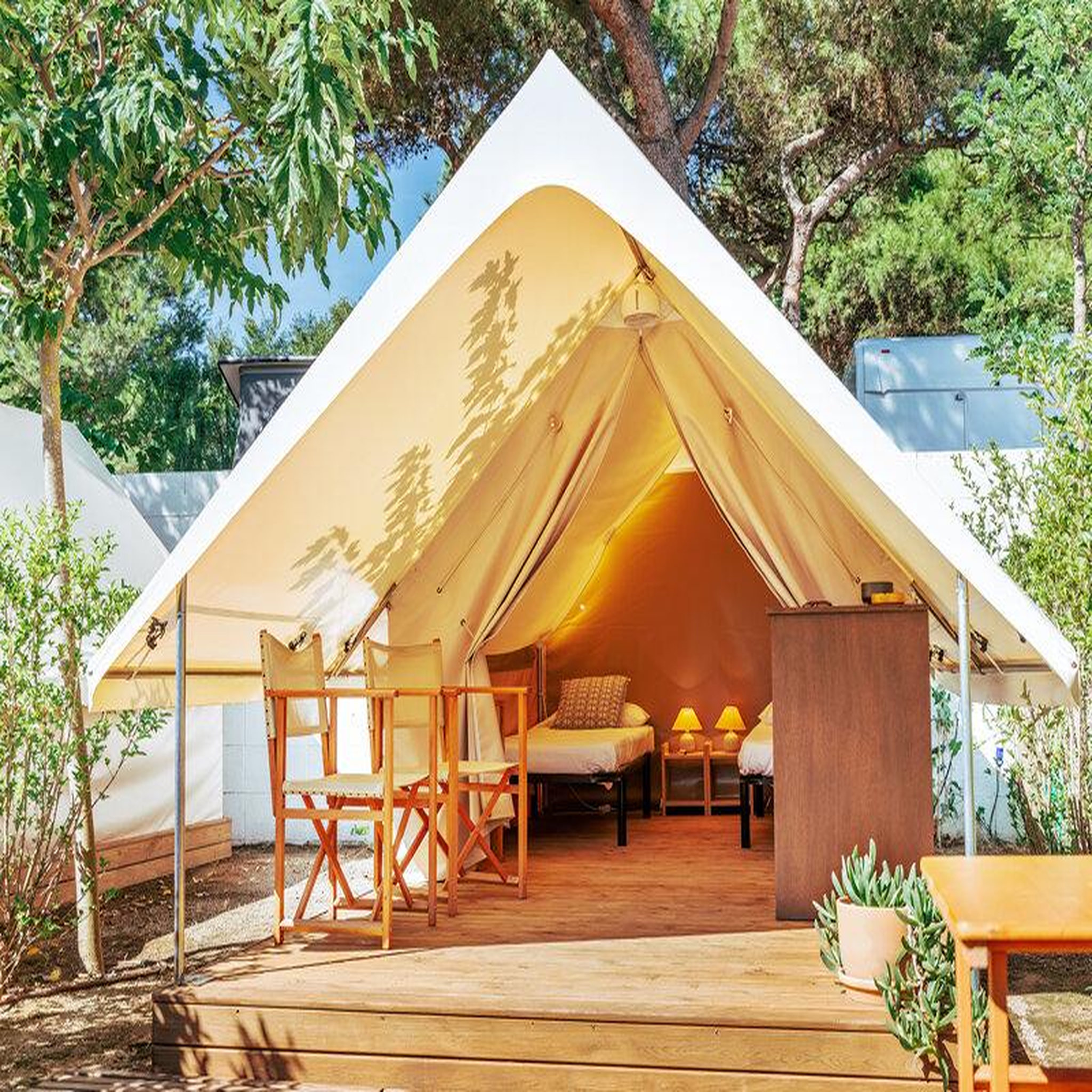 Voir la diapositive 6 : Smartbox Insolite - camping en famille - coffret cadeau séjour