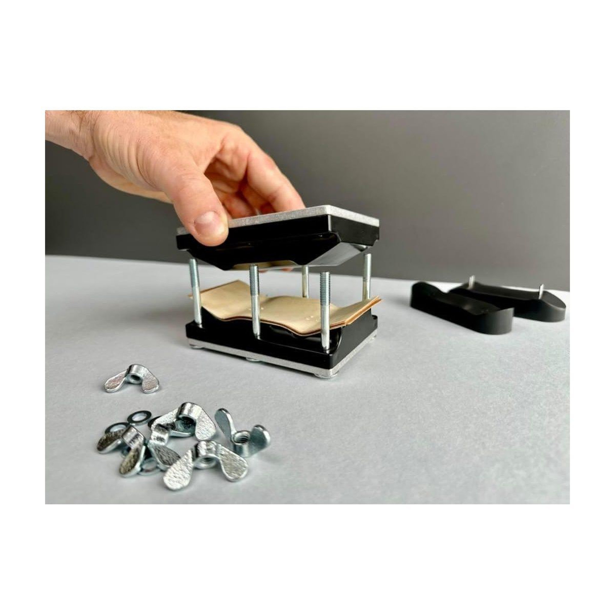 Voir la diapositive 2 : CRESKATE - kit construction fingerskate