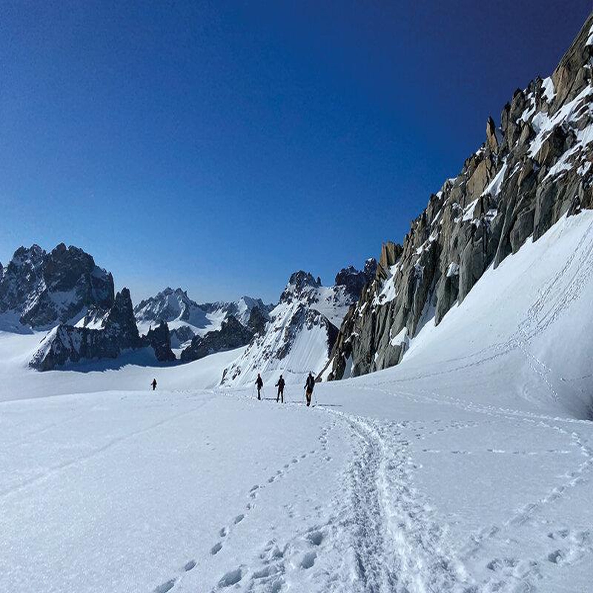 Voir la diapositive 5 : Smartbox Explora project - ma première fois en alpinisme - coffret cadeau séjour