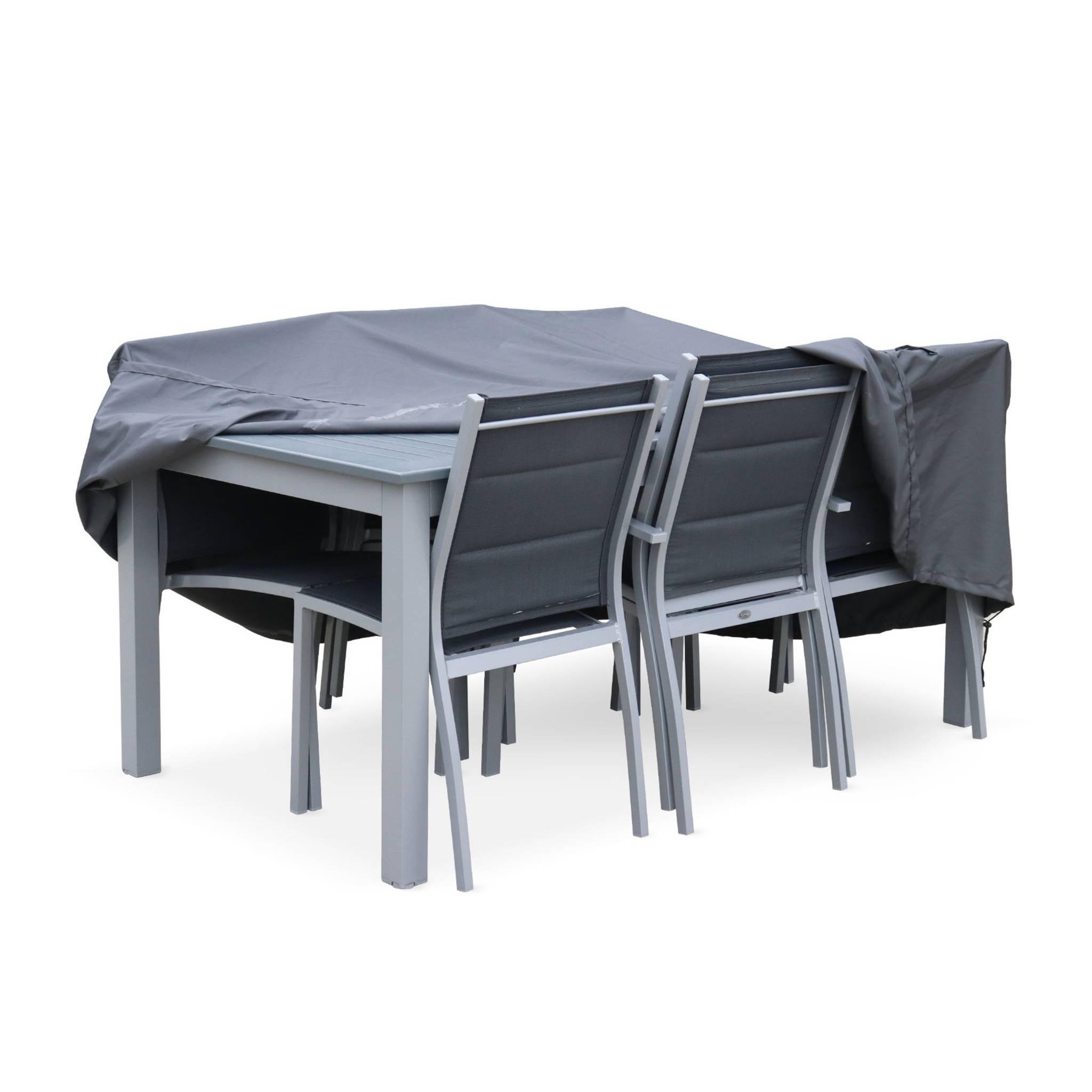 Voir la diapositive 3 : SWEEEK Housse de protection 175x124cm gris foncé - Bâche rectangulaire en polyester enduit PA pour tables de jardin Chicago et Bergamo