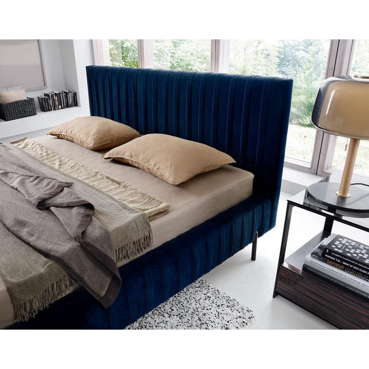 LISA DESIGN Flavio - lit coffre - 140x200 cm - sommier inclus - en velours