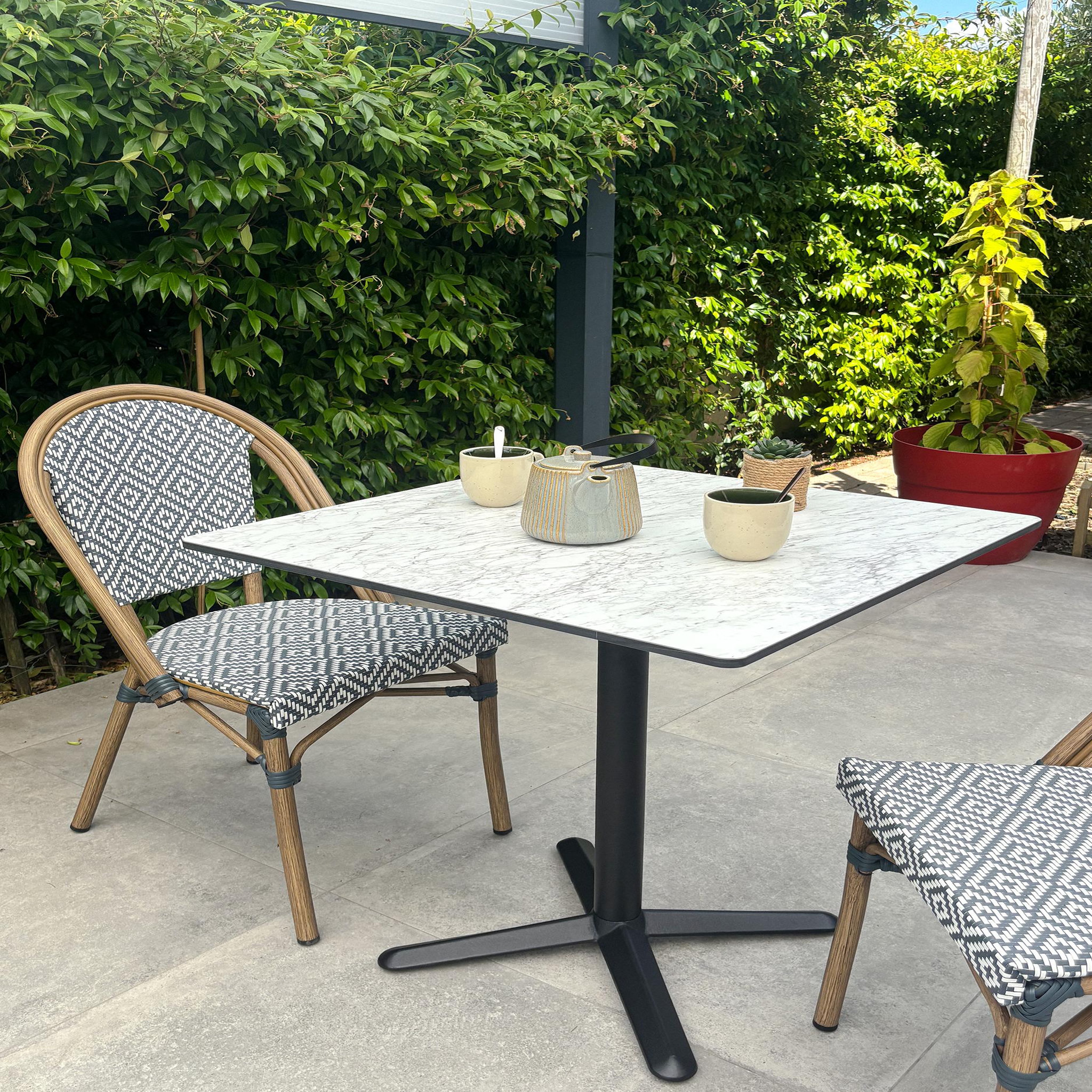 Voir la diapositive 3 : DCB GARDEN Ensemble repas de jardin en acier et plateau en HPL (2 places)