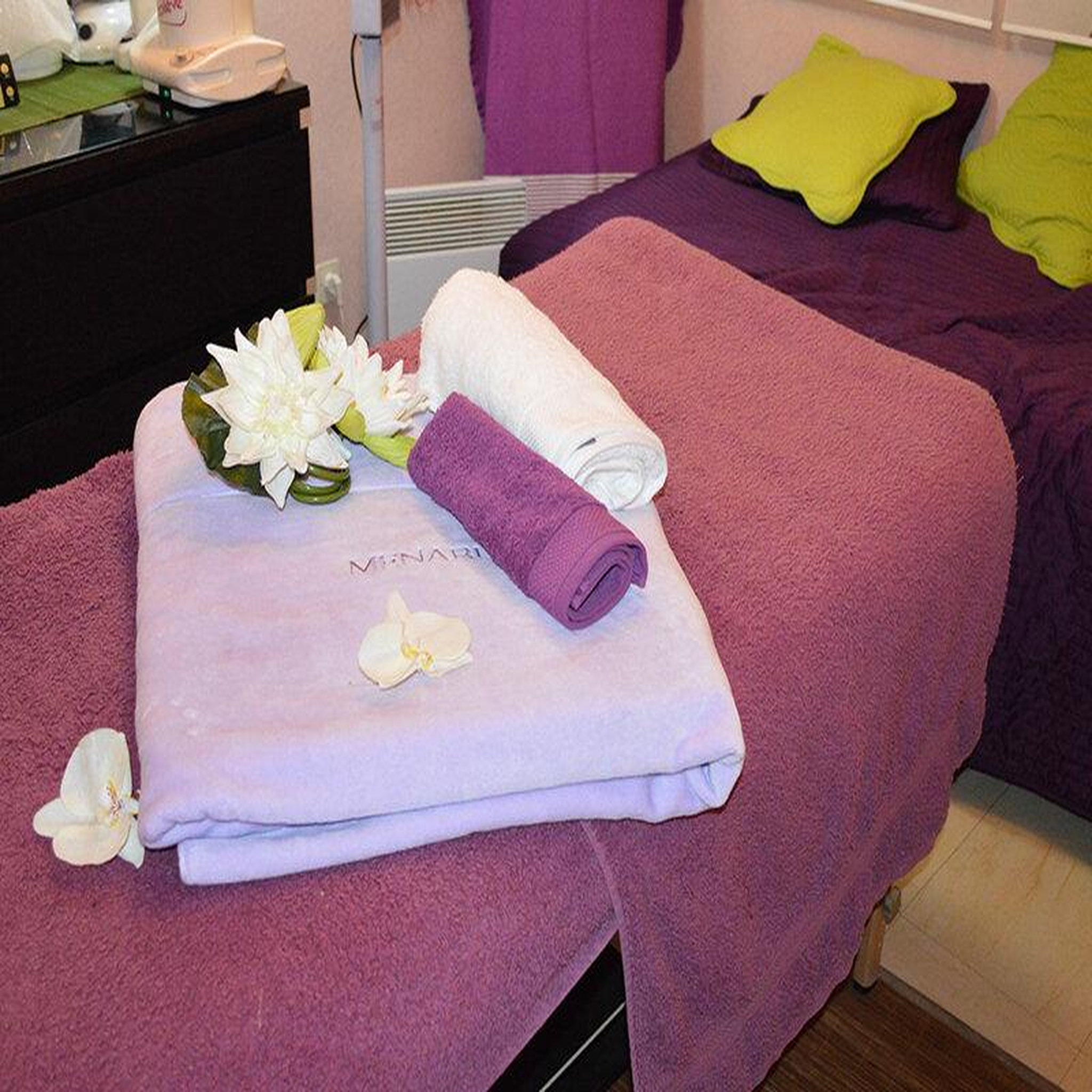 Voir la diapositive 3 : Smartbox Séance massage d'1h ou plus et soin bien-être - coffret cadeau bien-être