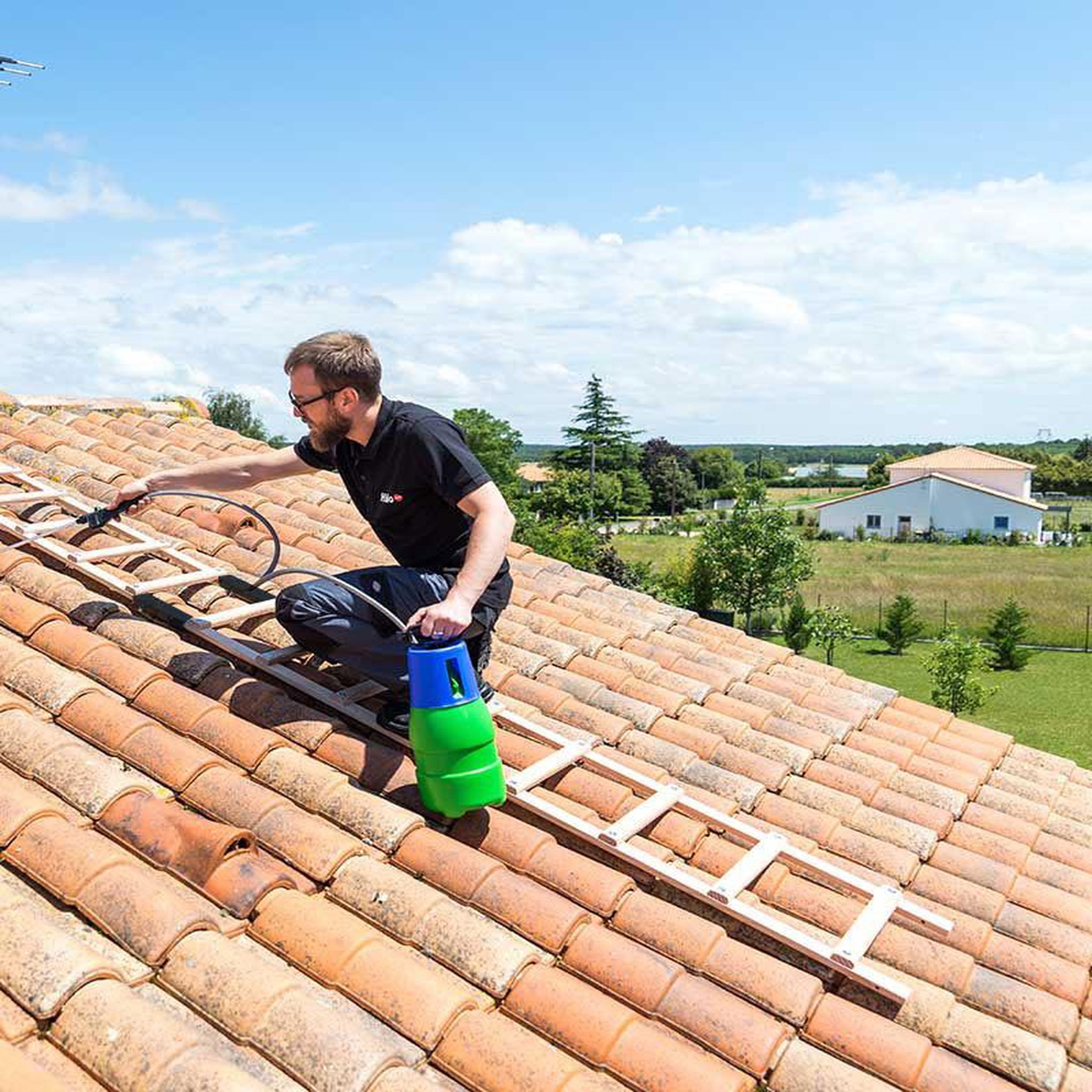 Voir la diapositive 5 : HAILO Echelle plate de toit en bois pour couvreur 5m hailo safety roof