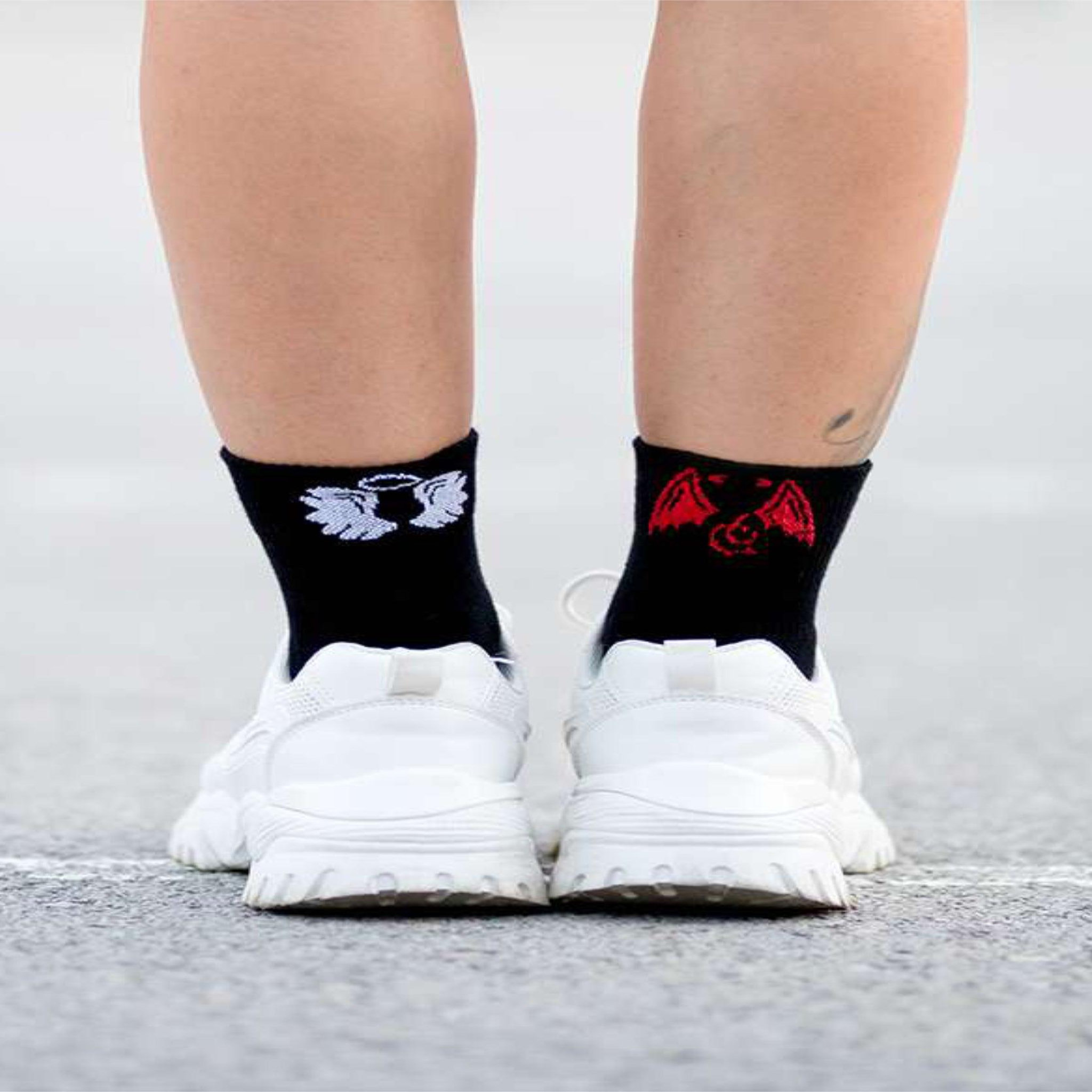 Voir la diapositive 2 : PIRIN HILL Chaussettes courtes active day noires ange & démon