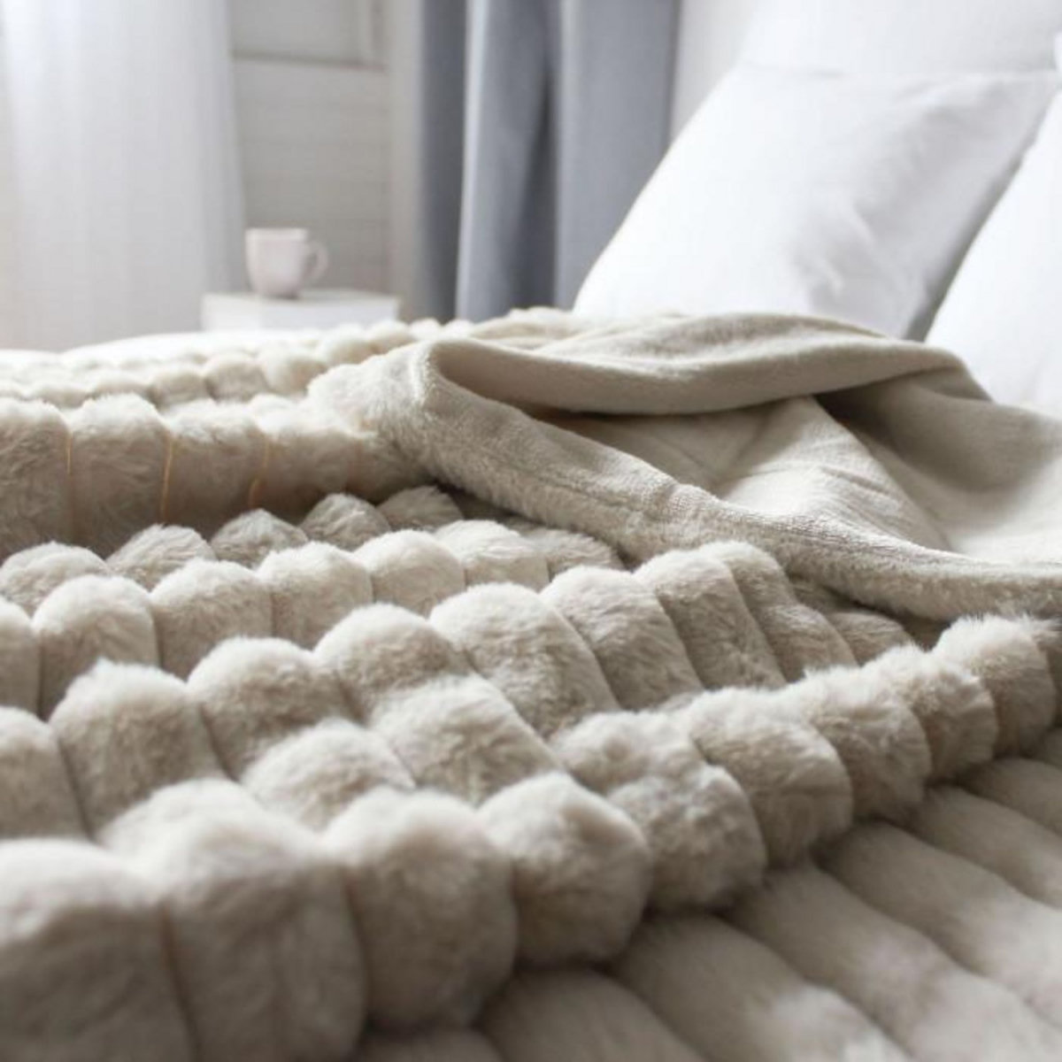 Paris Prix Plaid XL Imitation Fourrure  Matisse  180x220cm Beige