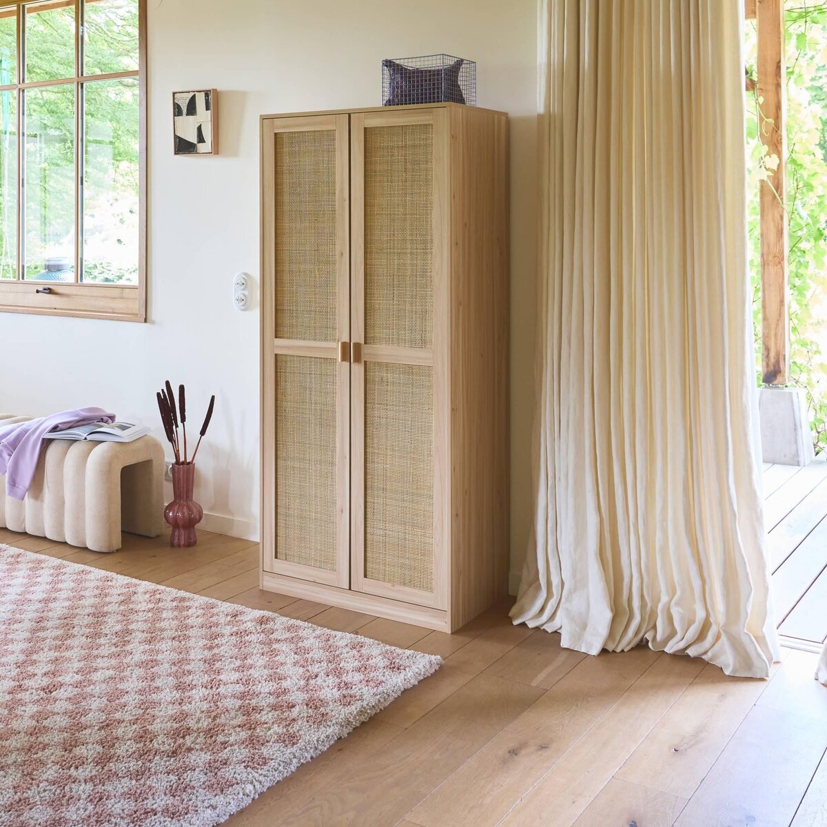 SWEEEK Armoire dressing cannage et effet bois. 2 portes avec penderie et rangements