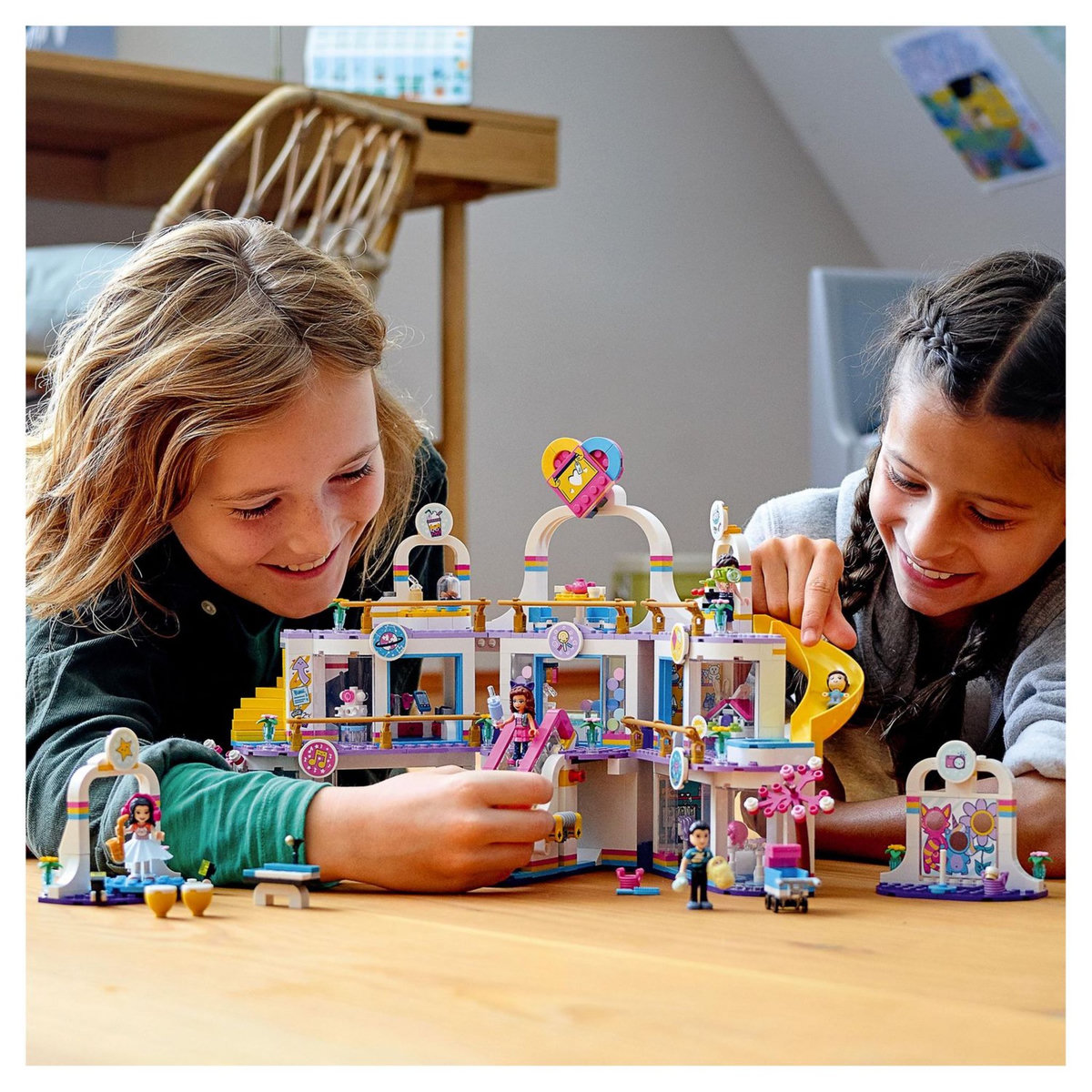 LEGO Friends 41450 - Le centre commercial de Heartlake City