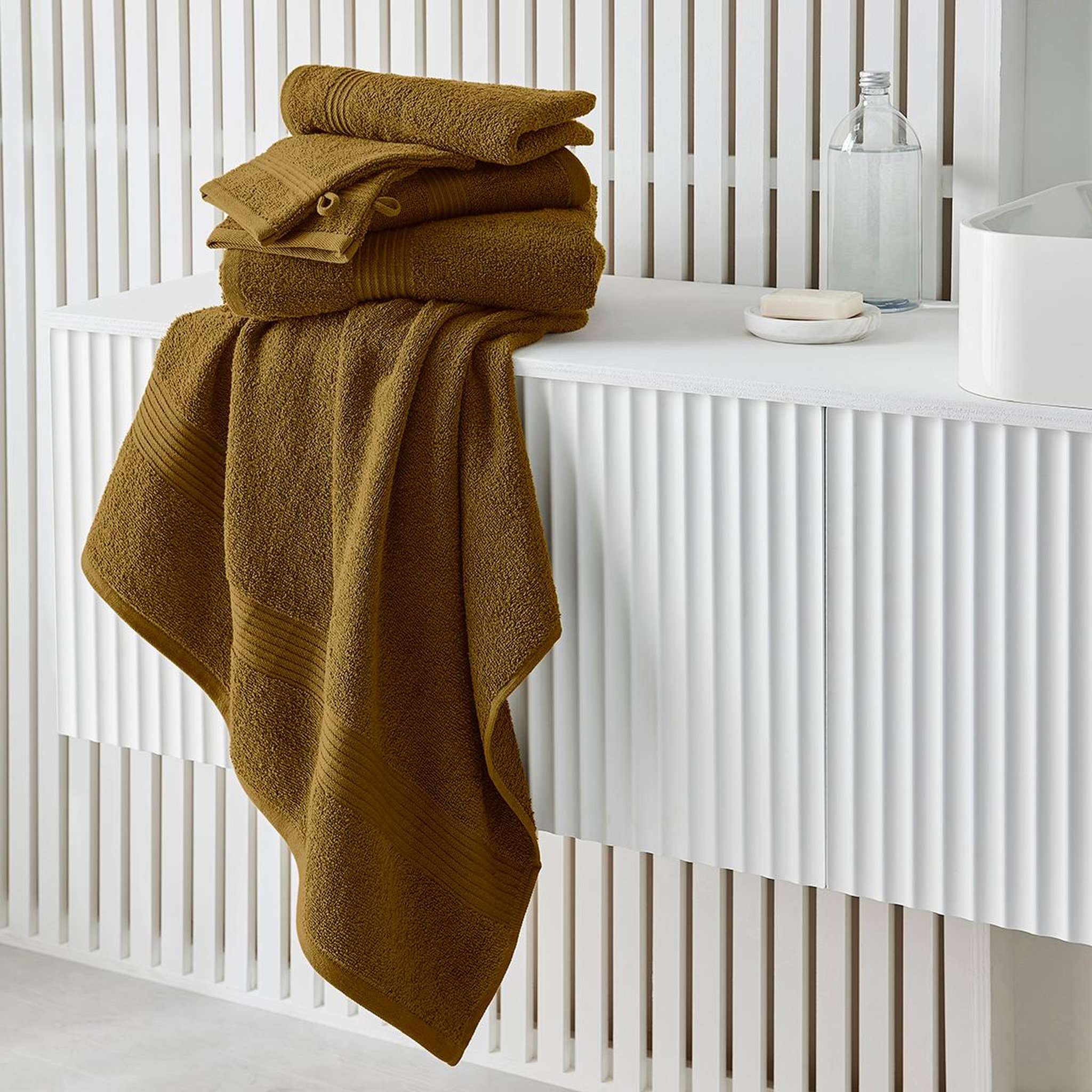 Voir la diapositive 3 : TODAY Serviette de toilette unie en coton 450 g/m²