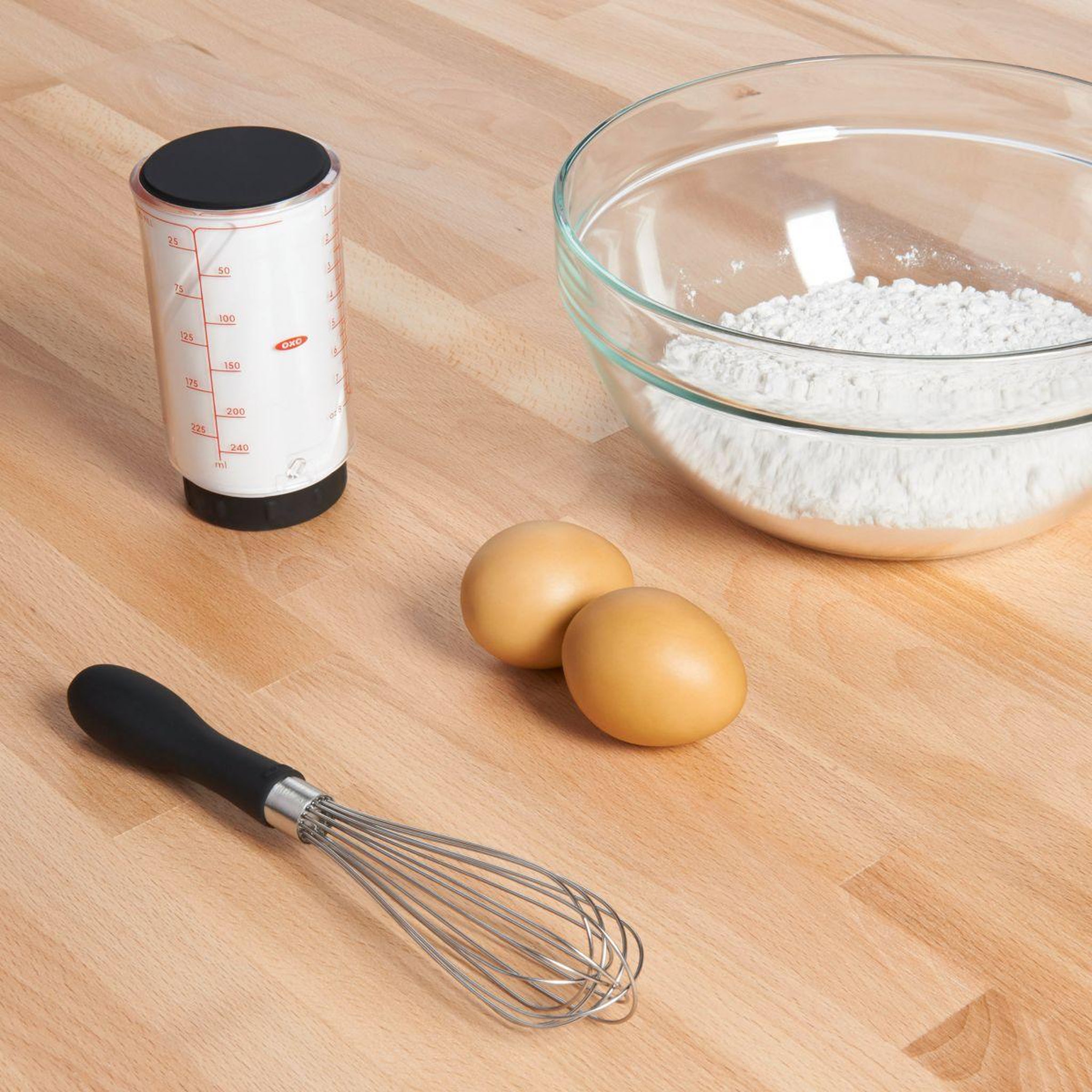Voir la diapositive 2 : OXO Fouet 22 cm