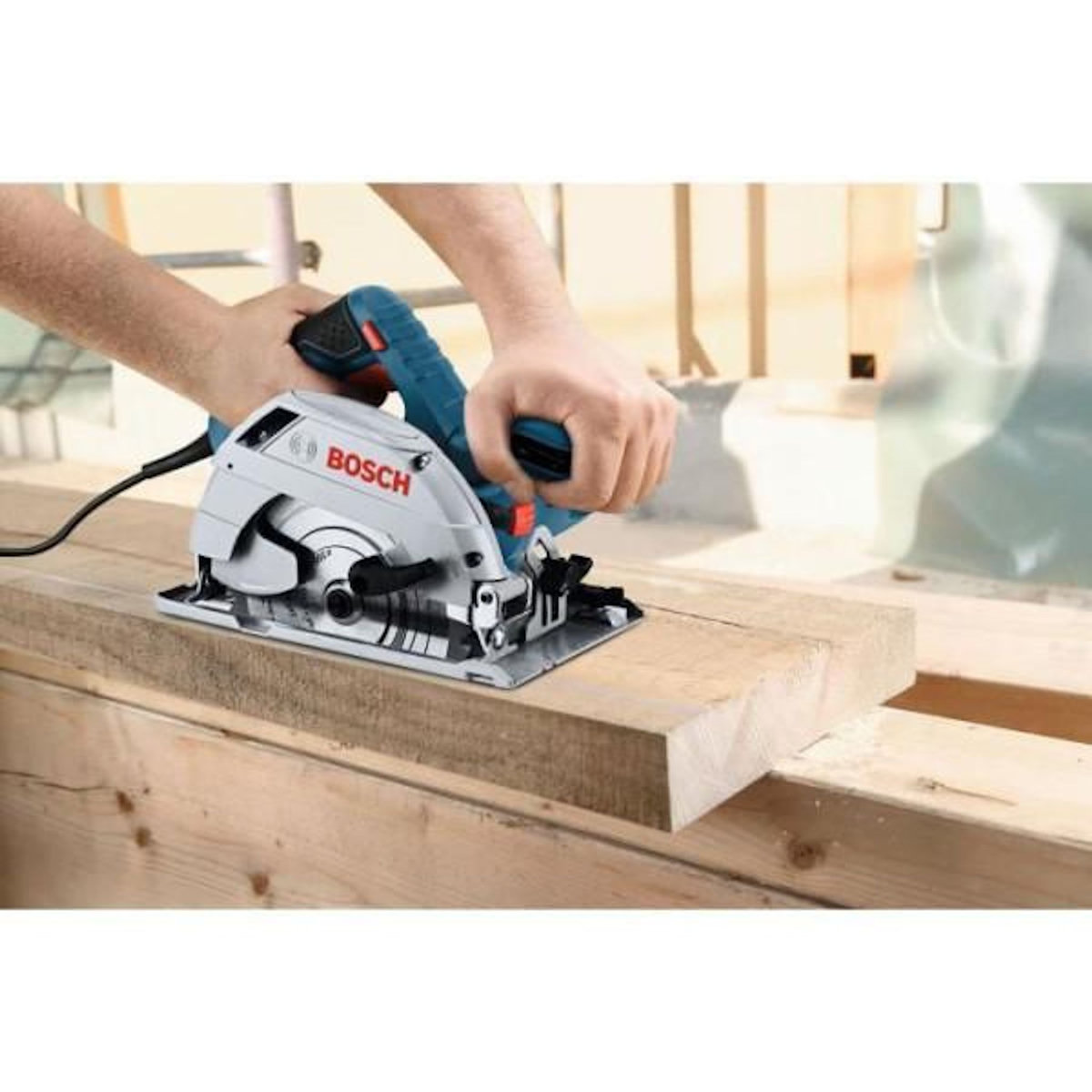 Bosch Professional Scie circulaire Bosch Professional GKS 165 - 0601676100 - Profondeur de coupe 66mm - 1100W - Boite carton