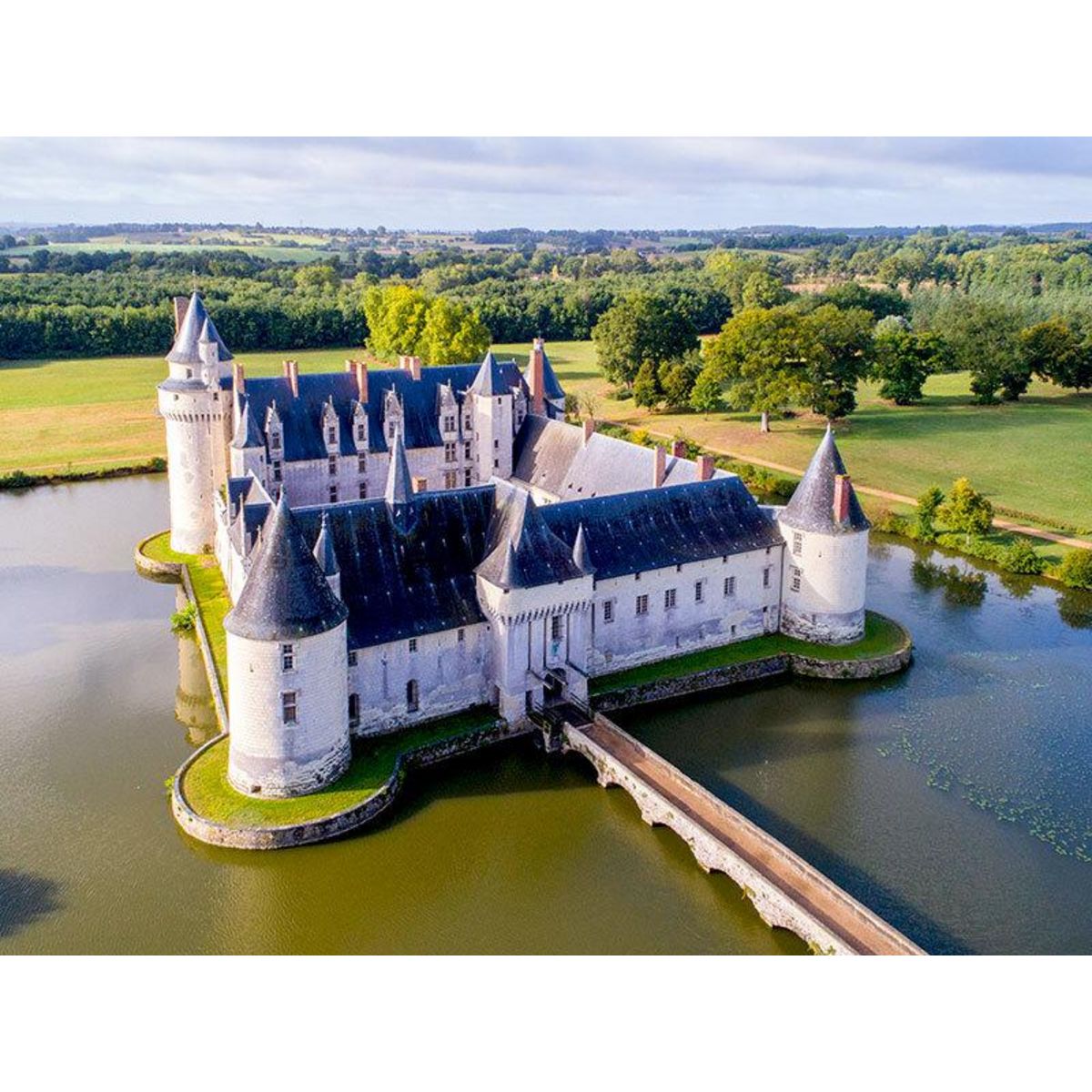 Smartbox Séjour insolite : 3 jours en roulotte et visite de château près d'Angers - Coffret Cadeau Séjour