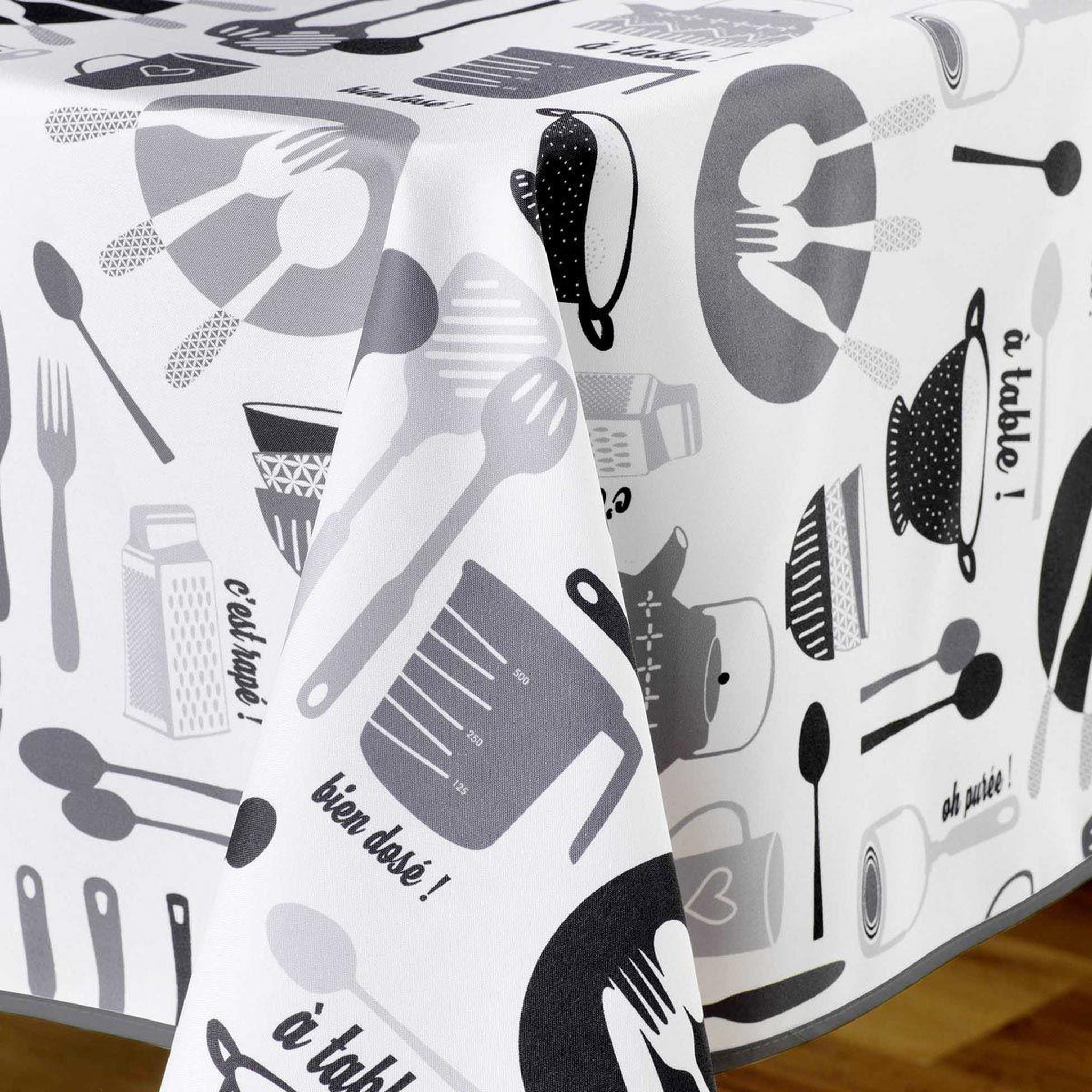 Voir la diapositive 2 : Douceur d'Intérieur Nappe imprimé  kitchen  150x240cm blanc & noir