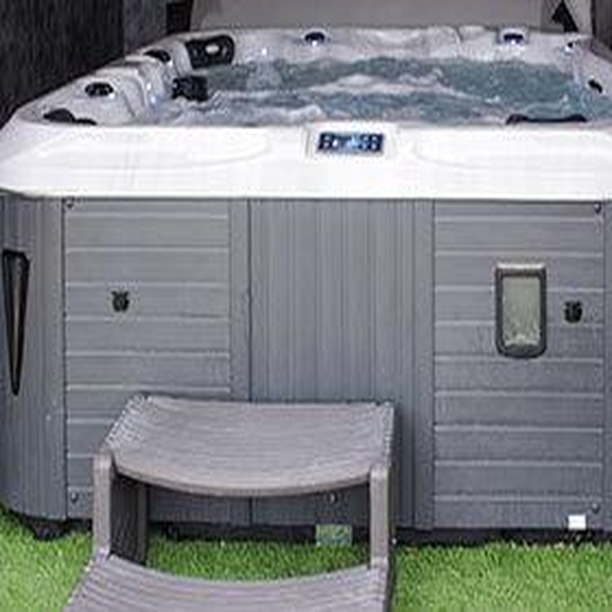 Voir la diapositive 4 : Smartbox Escapade de 3 jours dans un manoir près de tours avec visite de caves, dîner et bain bouillonnant - coffret cadeau séjour